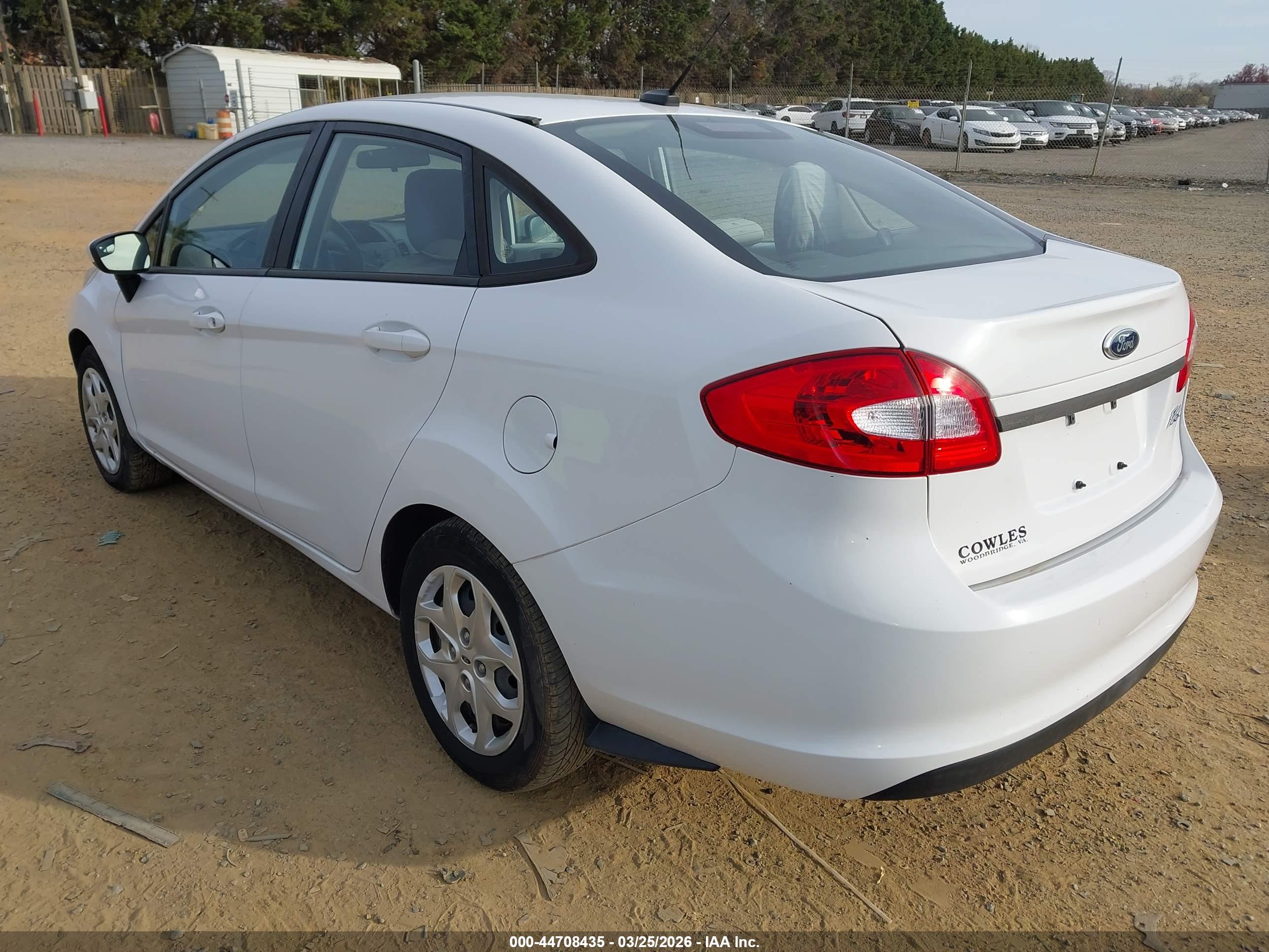 FORD FIESTA image 3