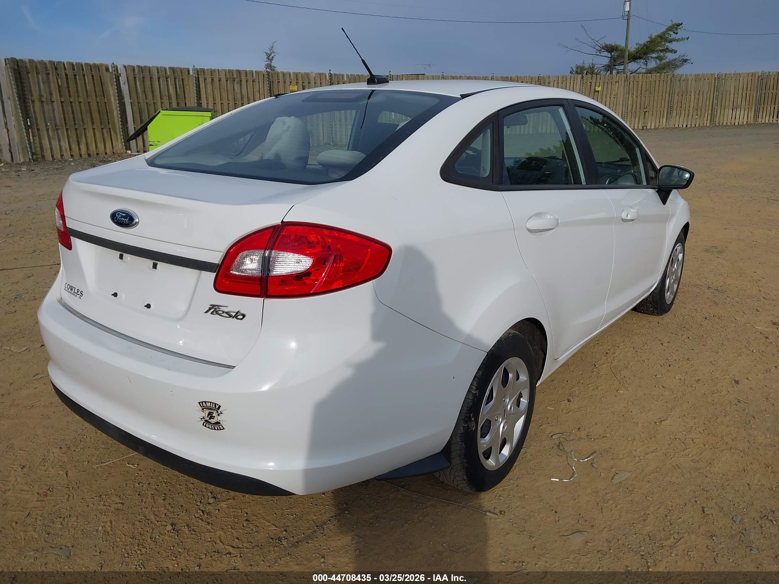 FORD FIESTA image 4
