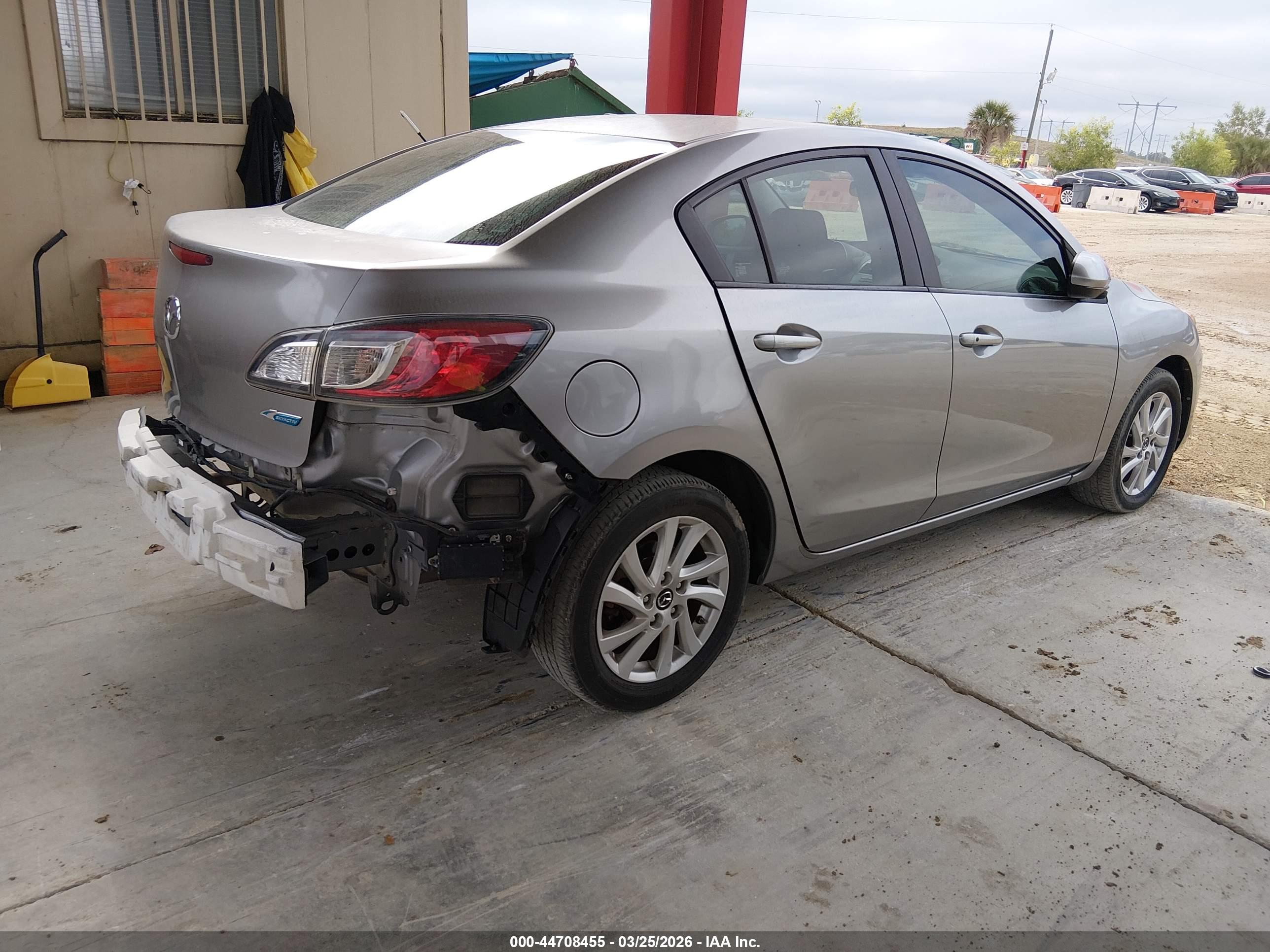 MAZDA MAZDA3 image 4