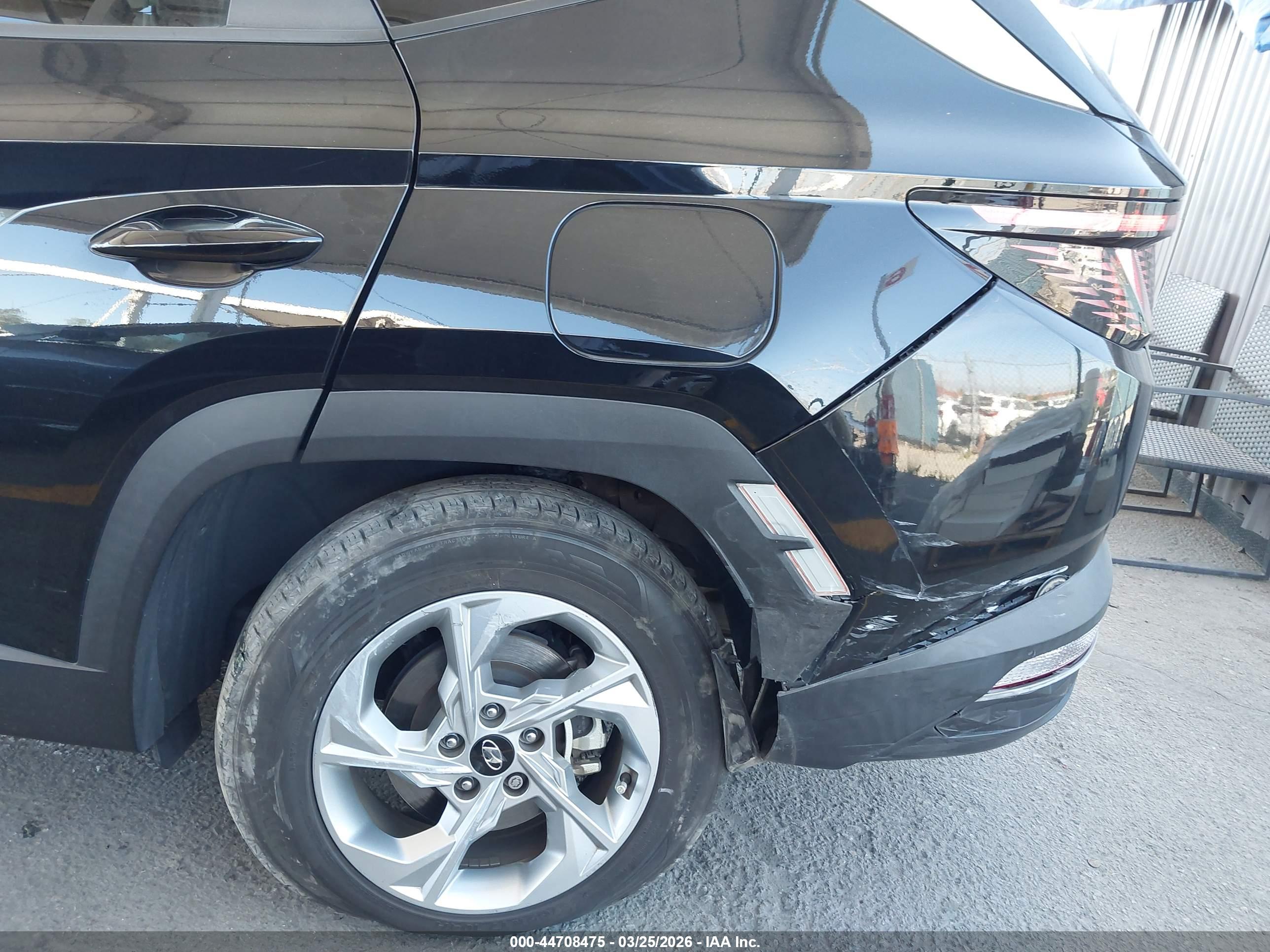 HYUNDAI TUCSON image 6