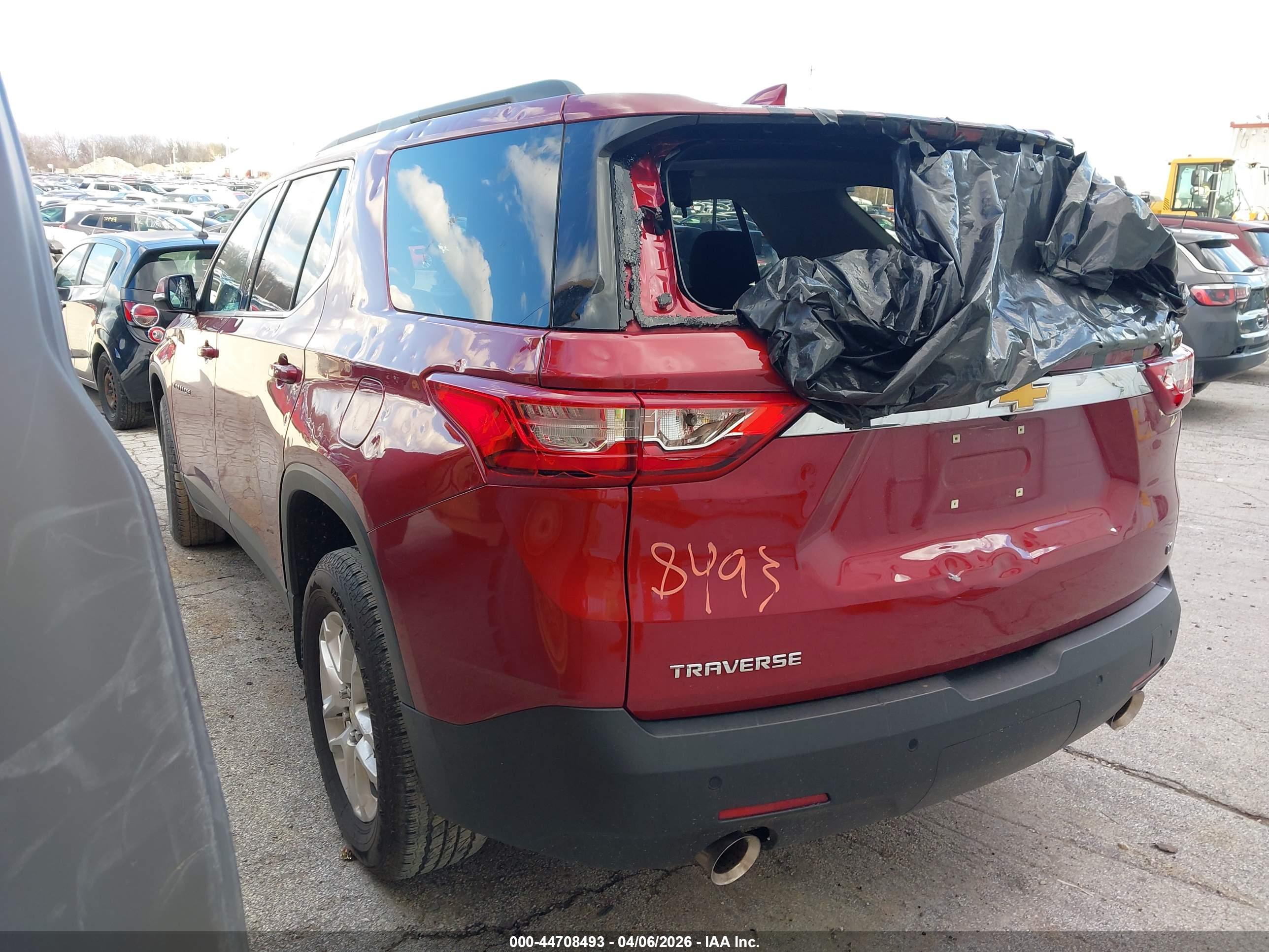 CHEVROLET TRAVERSE image 3