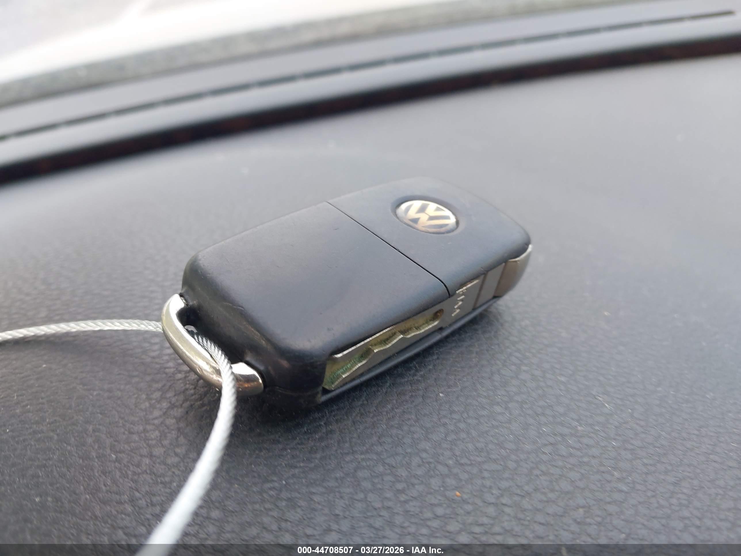 VOLKSWAGEN PASSAT image 11