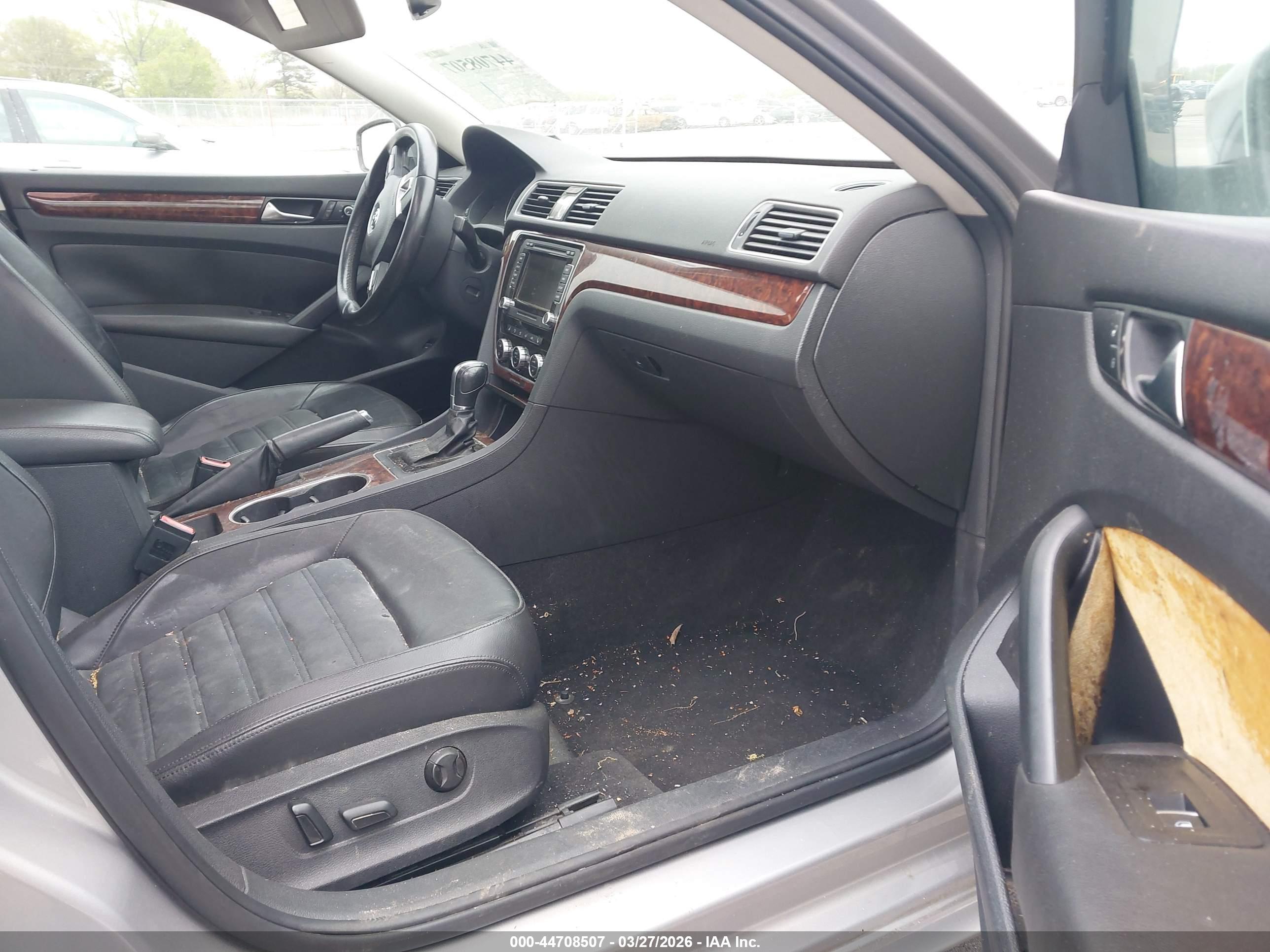 VOLKSWAGEN PASSAT image 5