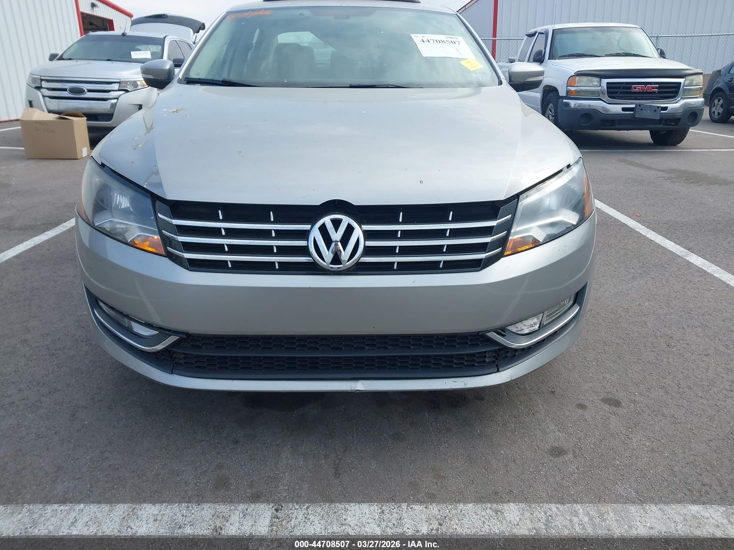 VOLKSWAGEN PASSAT image 6