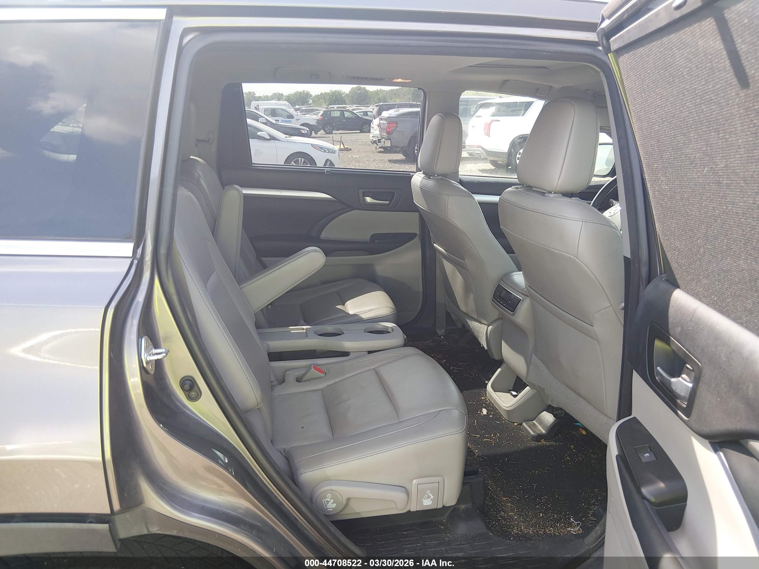 TOYOTA HIGHLANDER image 8