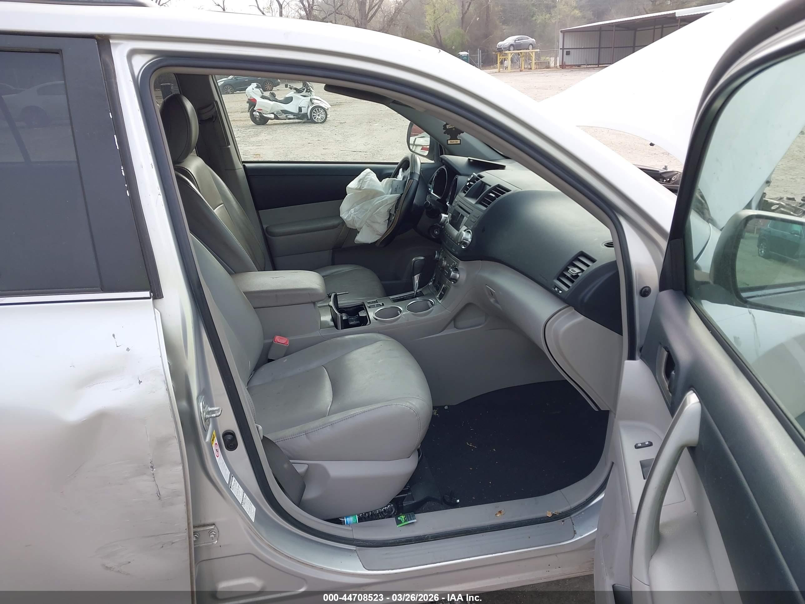 TOYOTA HIGHLANDER image 5