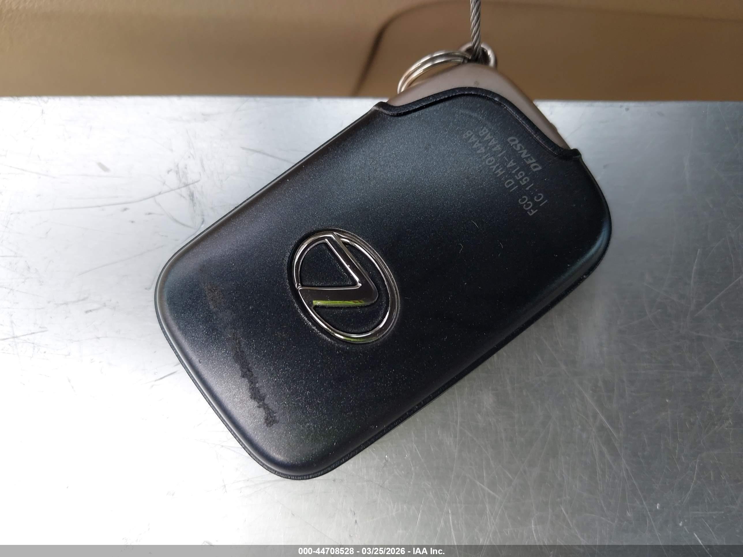 LEXUS ES image 11