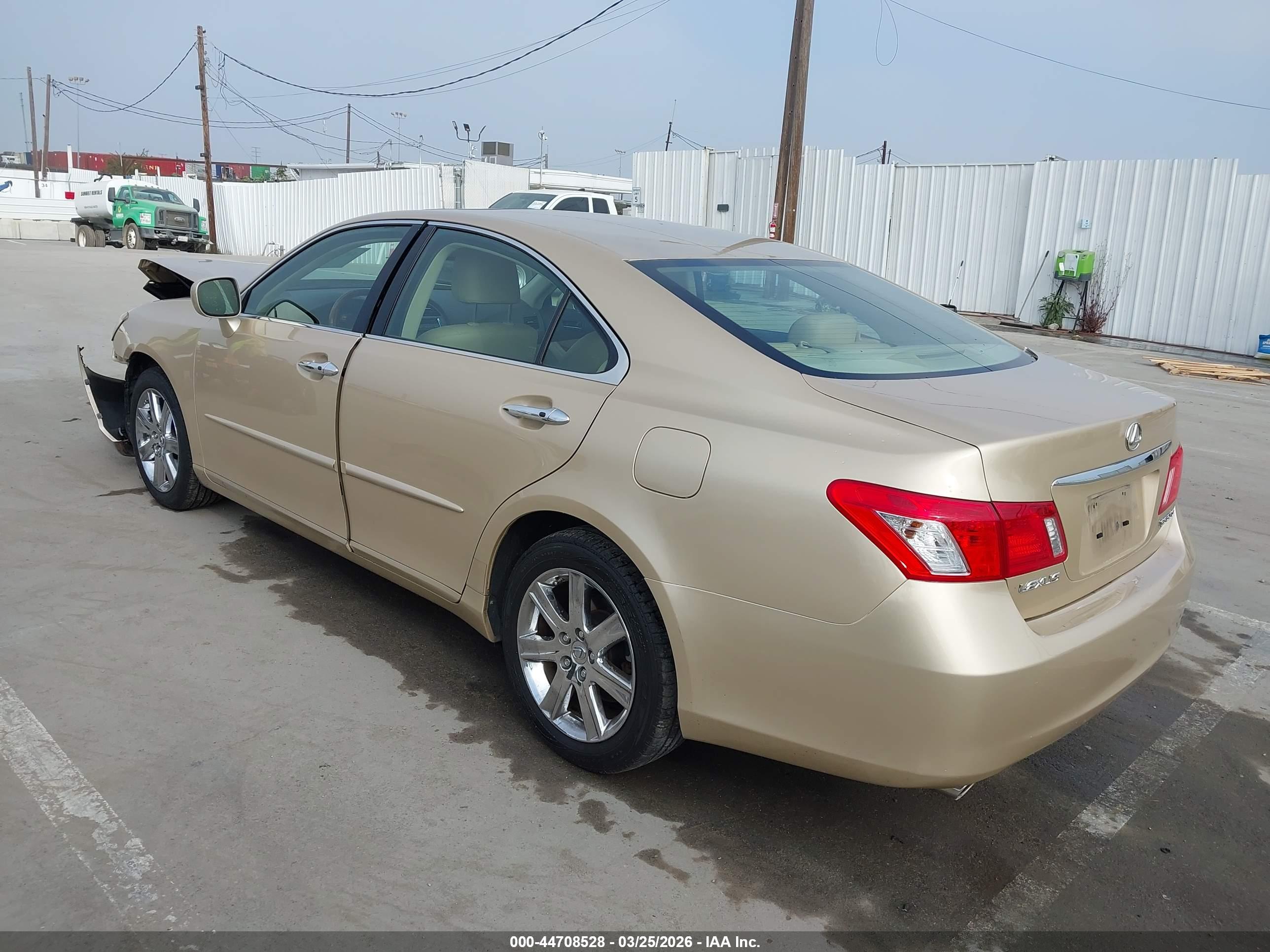 LEXUS ES image 3