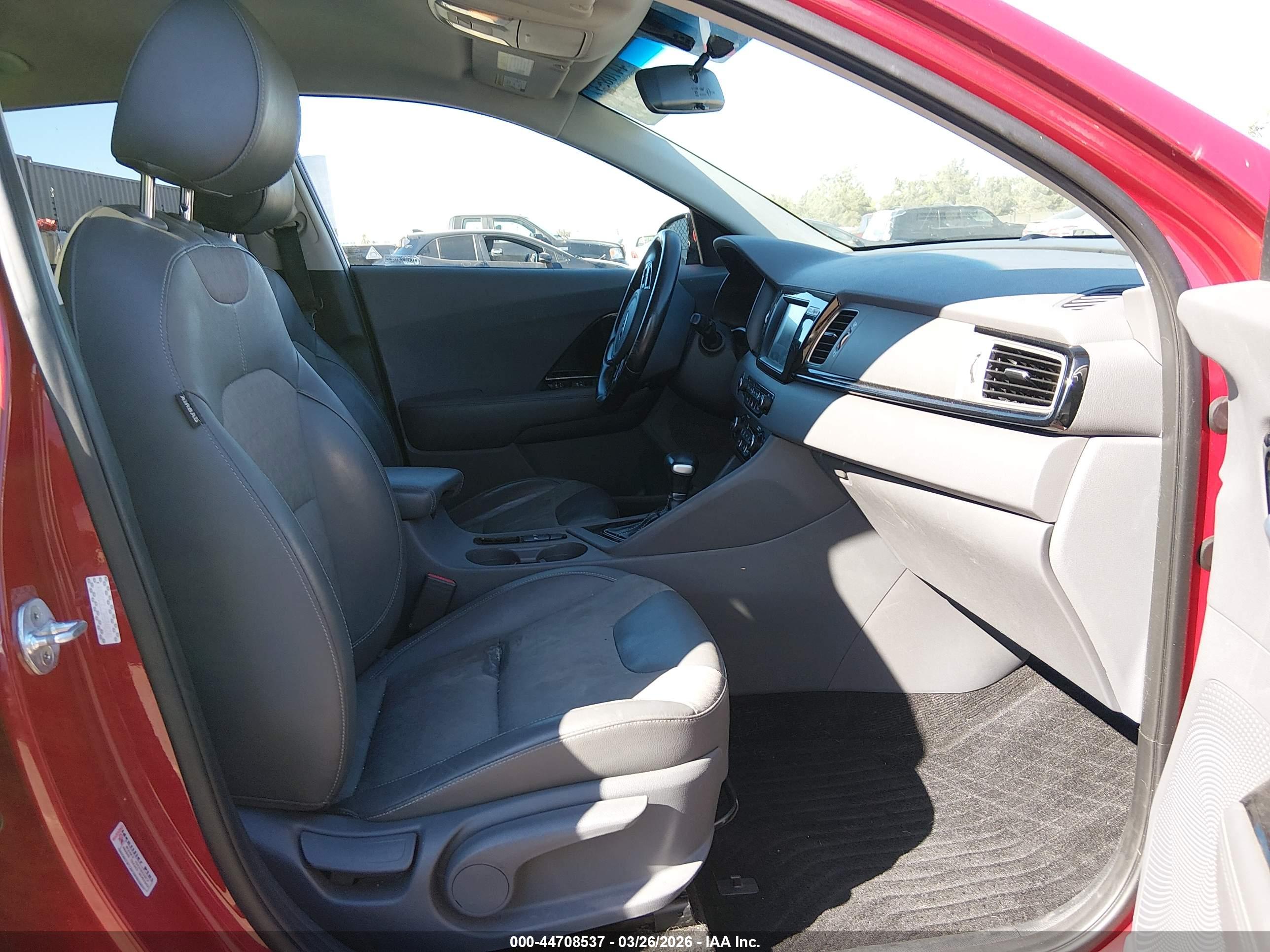 KIA NIRO image 5