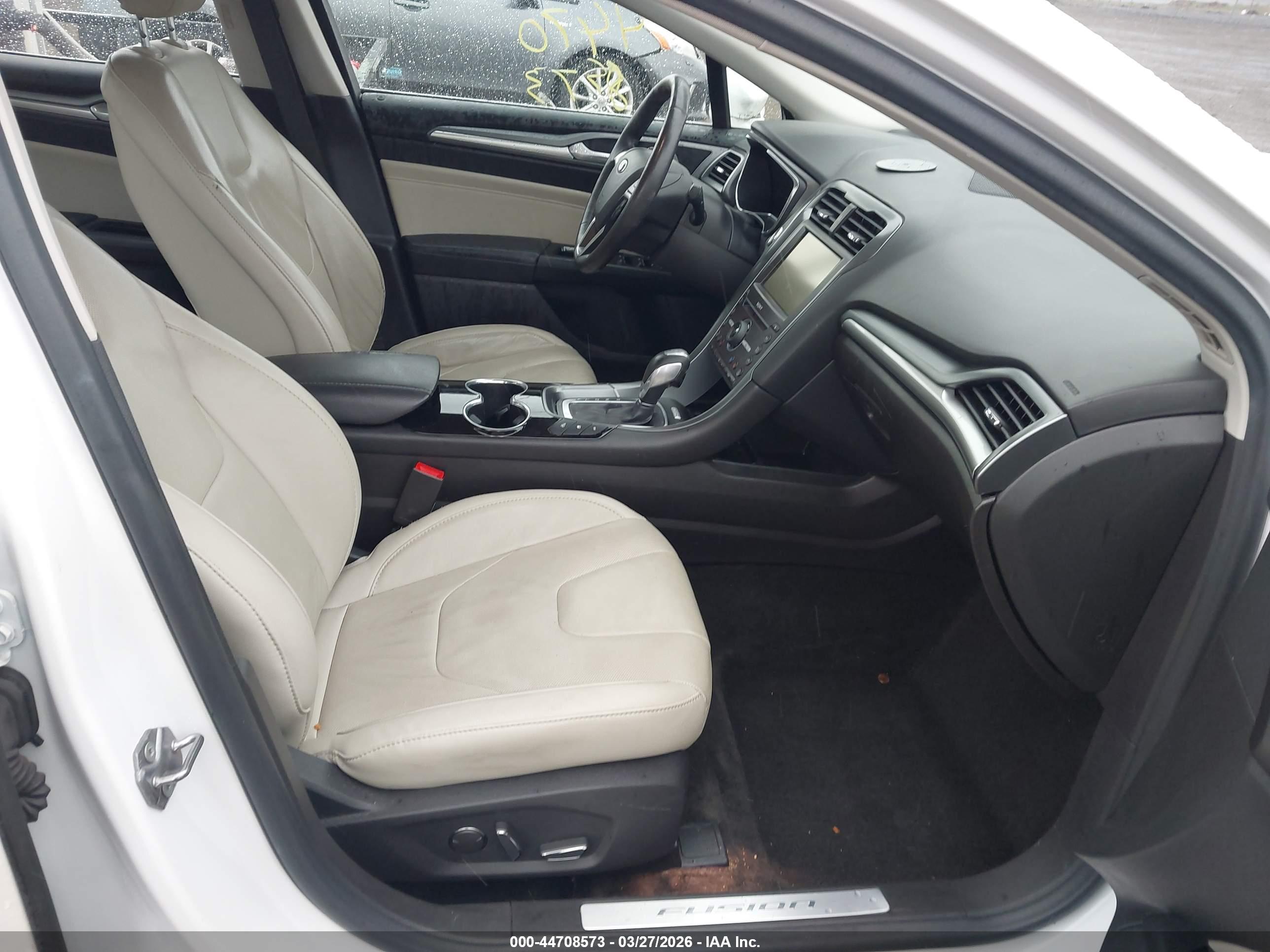 FORD FUSION image 5