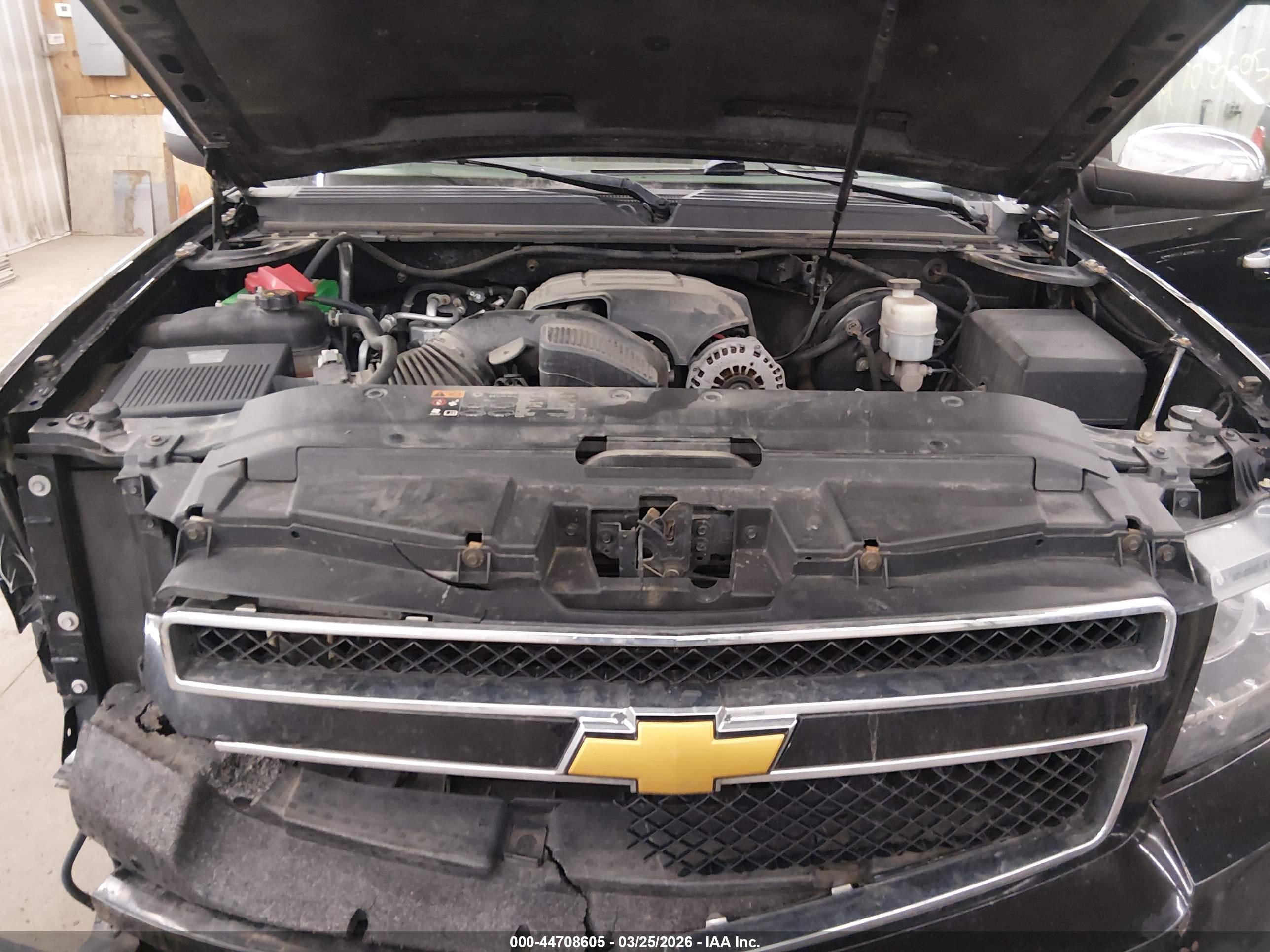 CHEVROLET SUBURBAN image 10