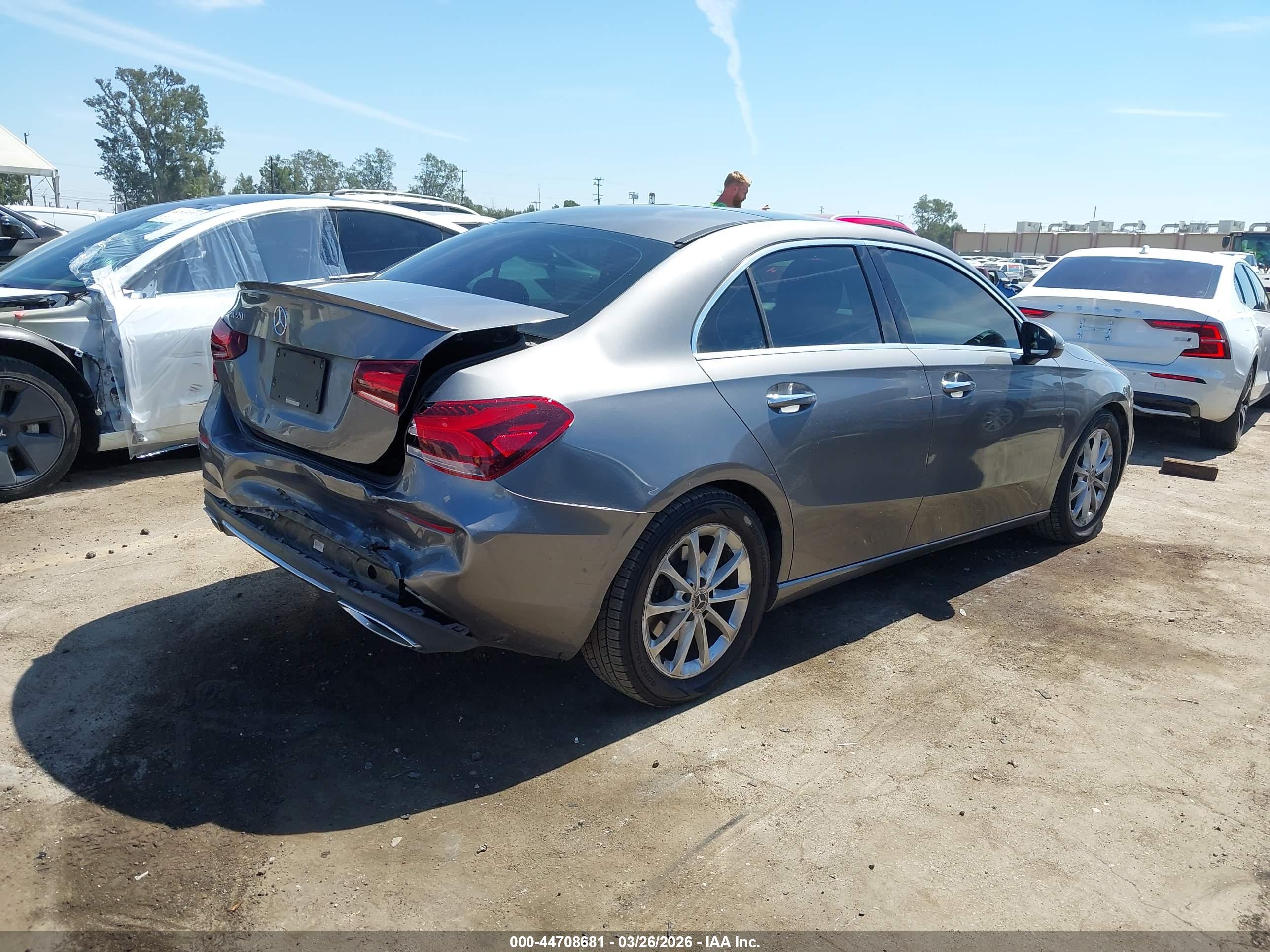 MERCEDES-BENZ A image 4