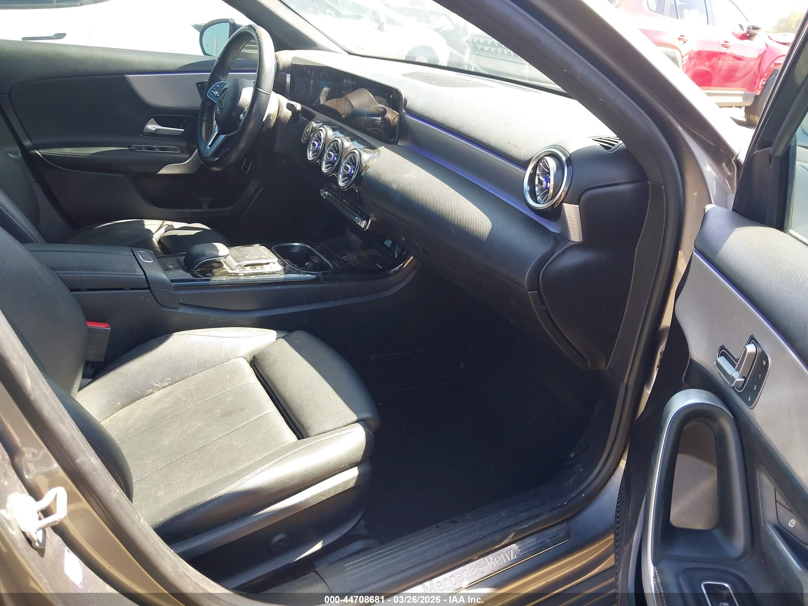 MERCEDES-BENZ A image 5