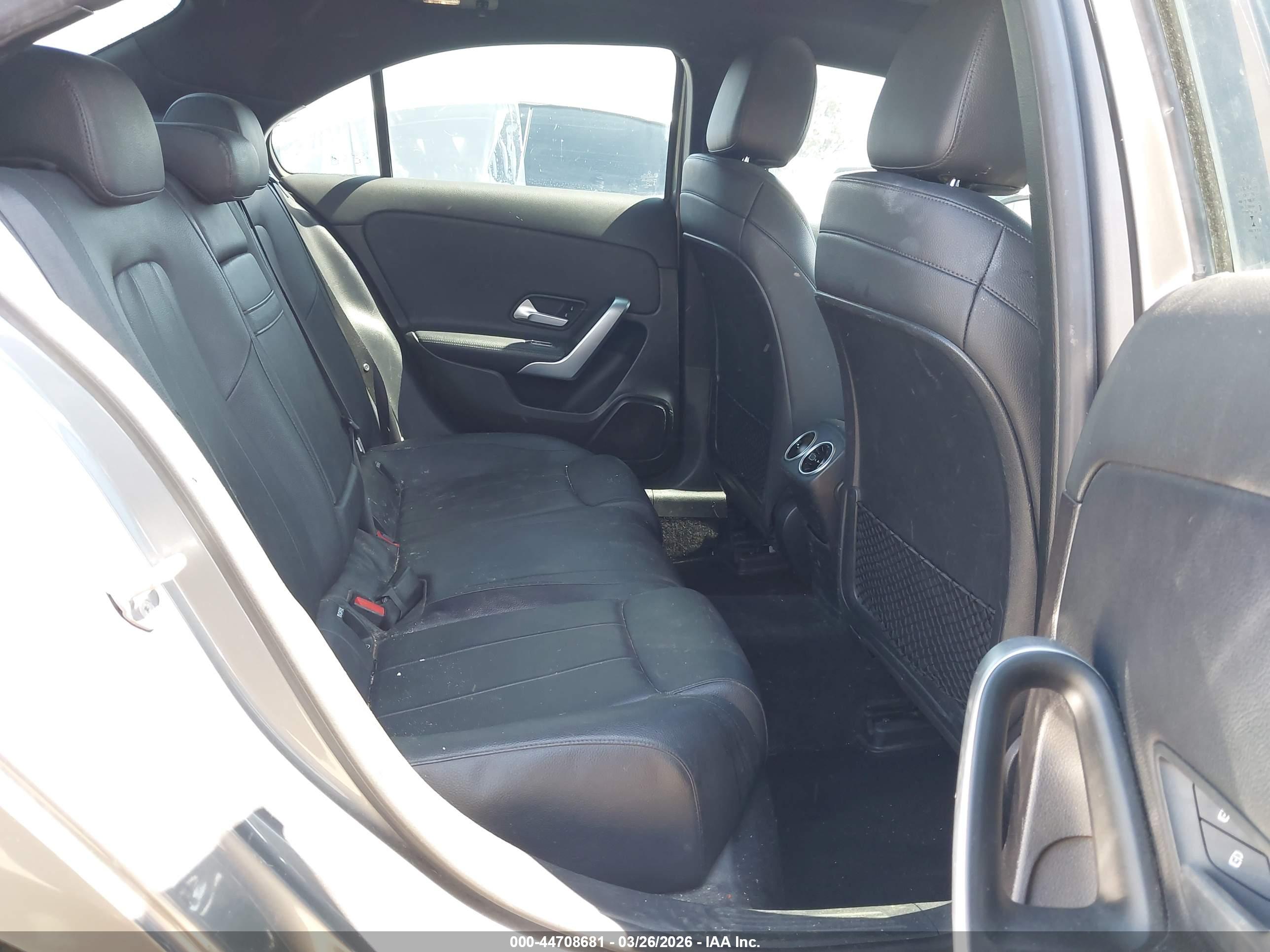 MERCEDES-BENZ A image 8