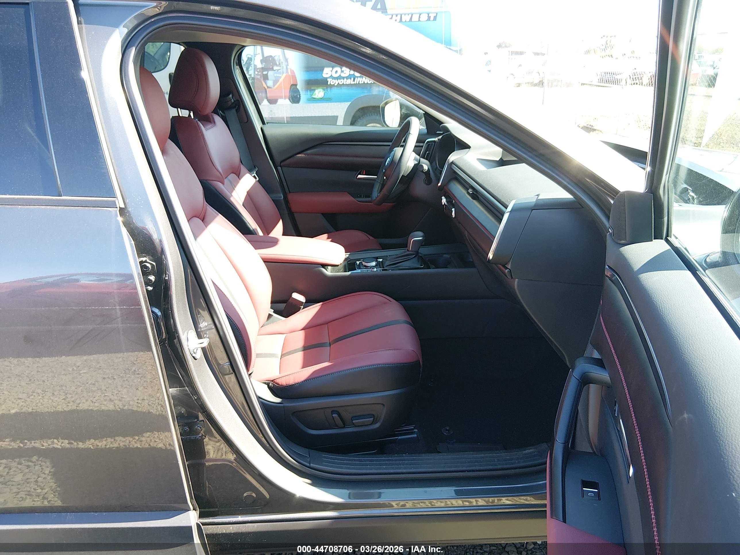 MAZDA CX-50 image 5