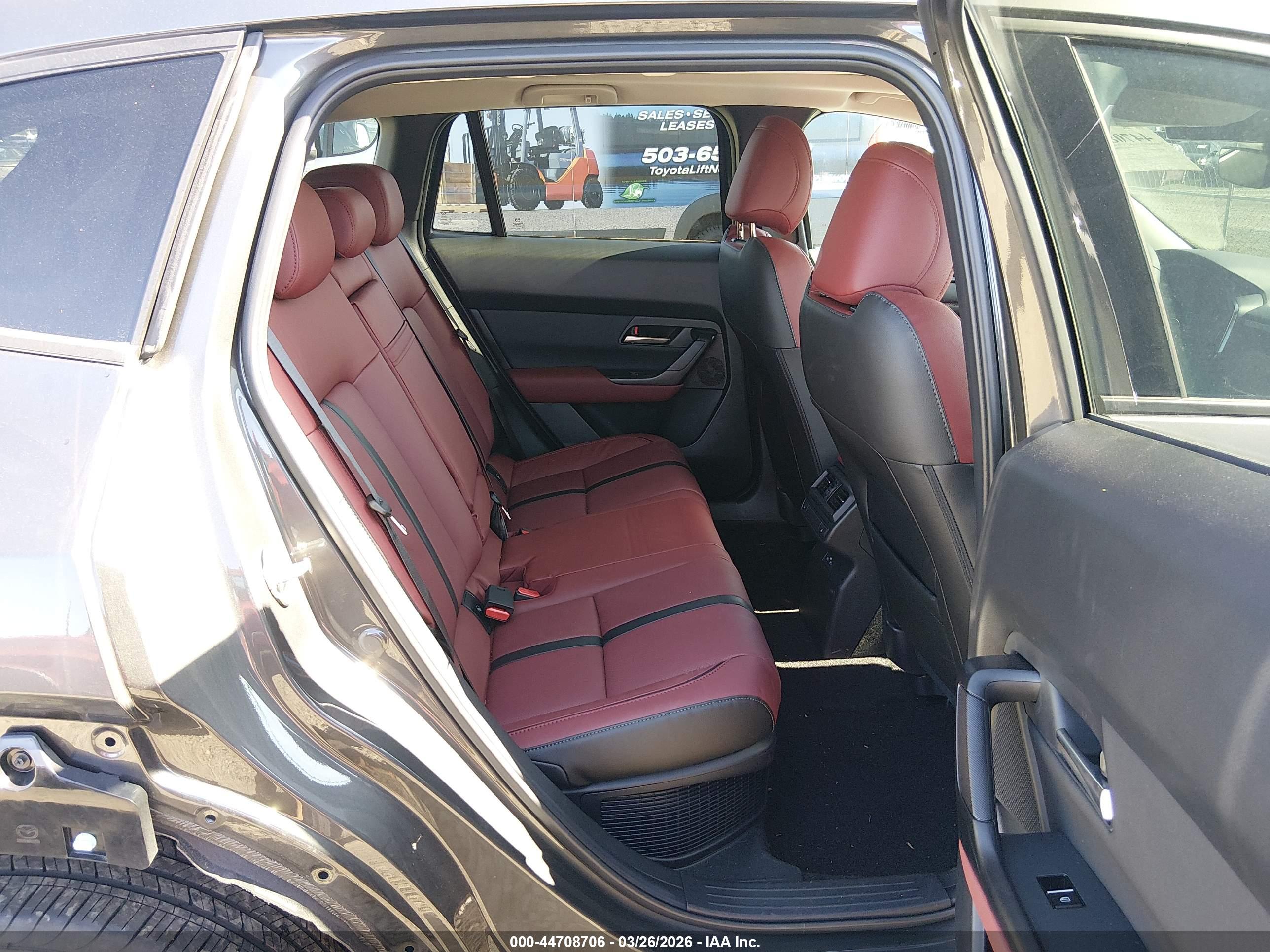 MAZDA CX-50 image 8