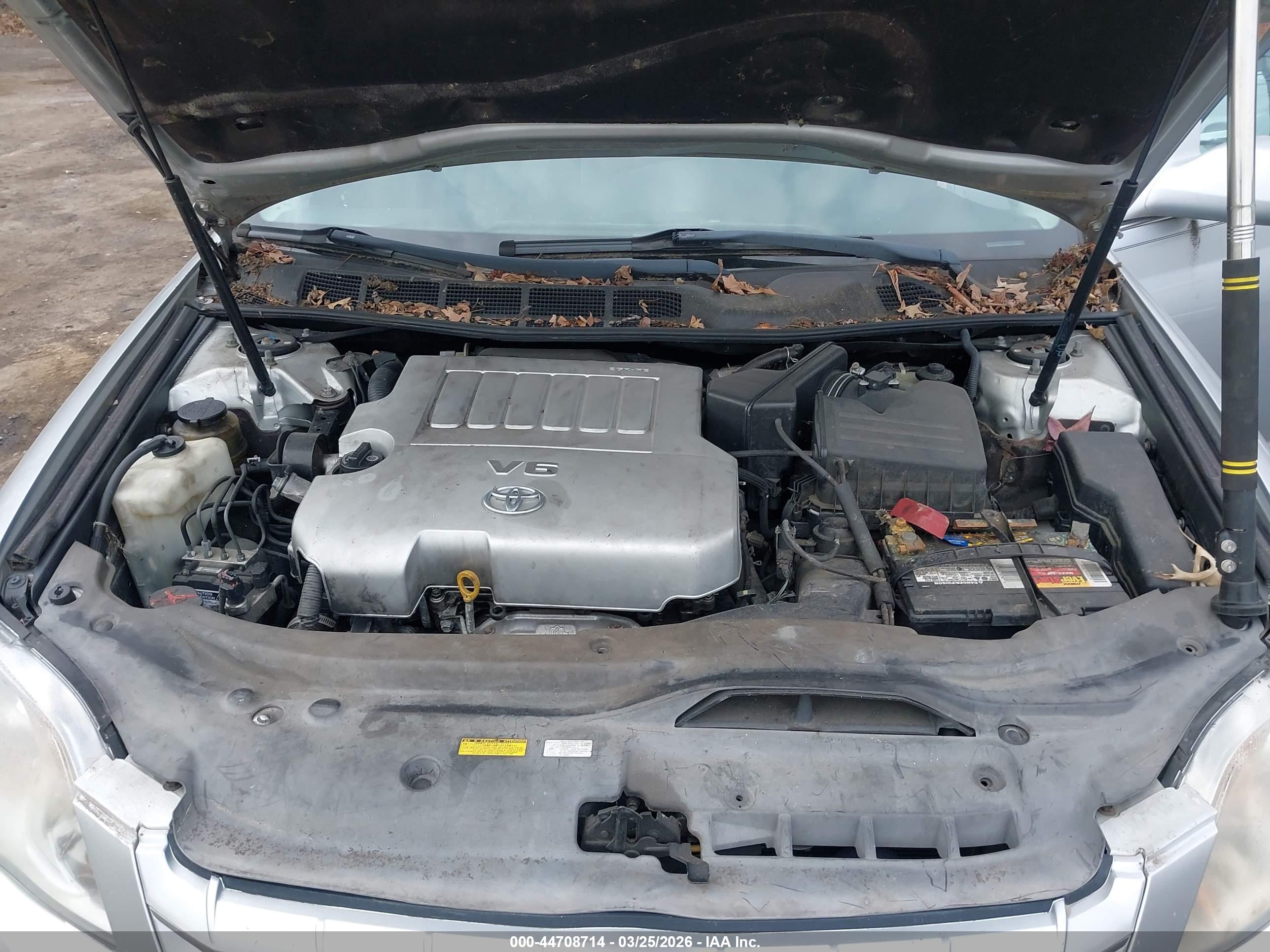 TOYOTA AVALON image 10