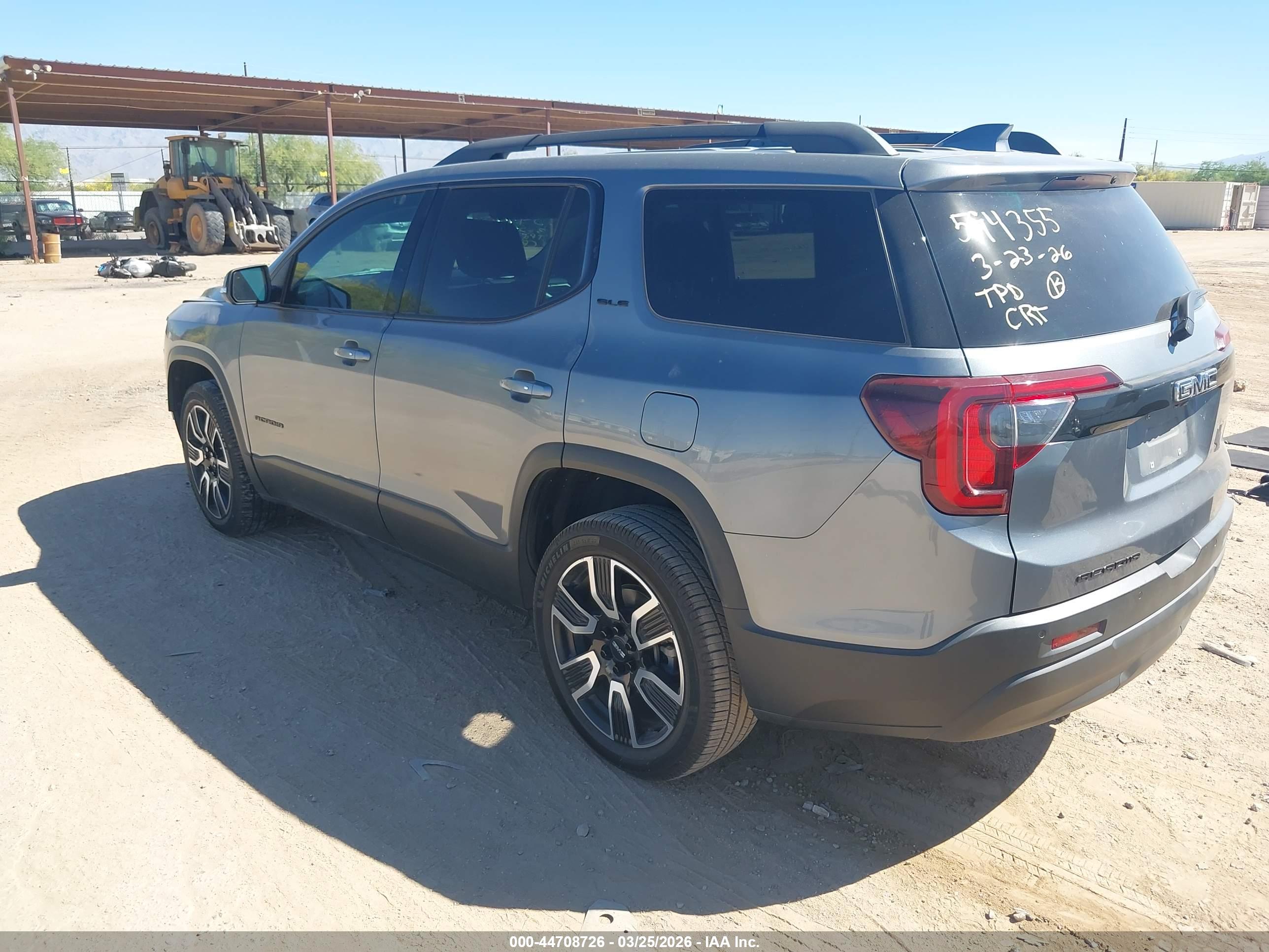 GMC ACADIA image 3