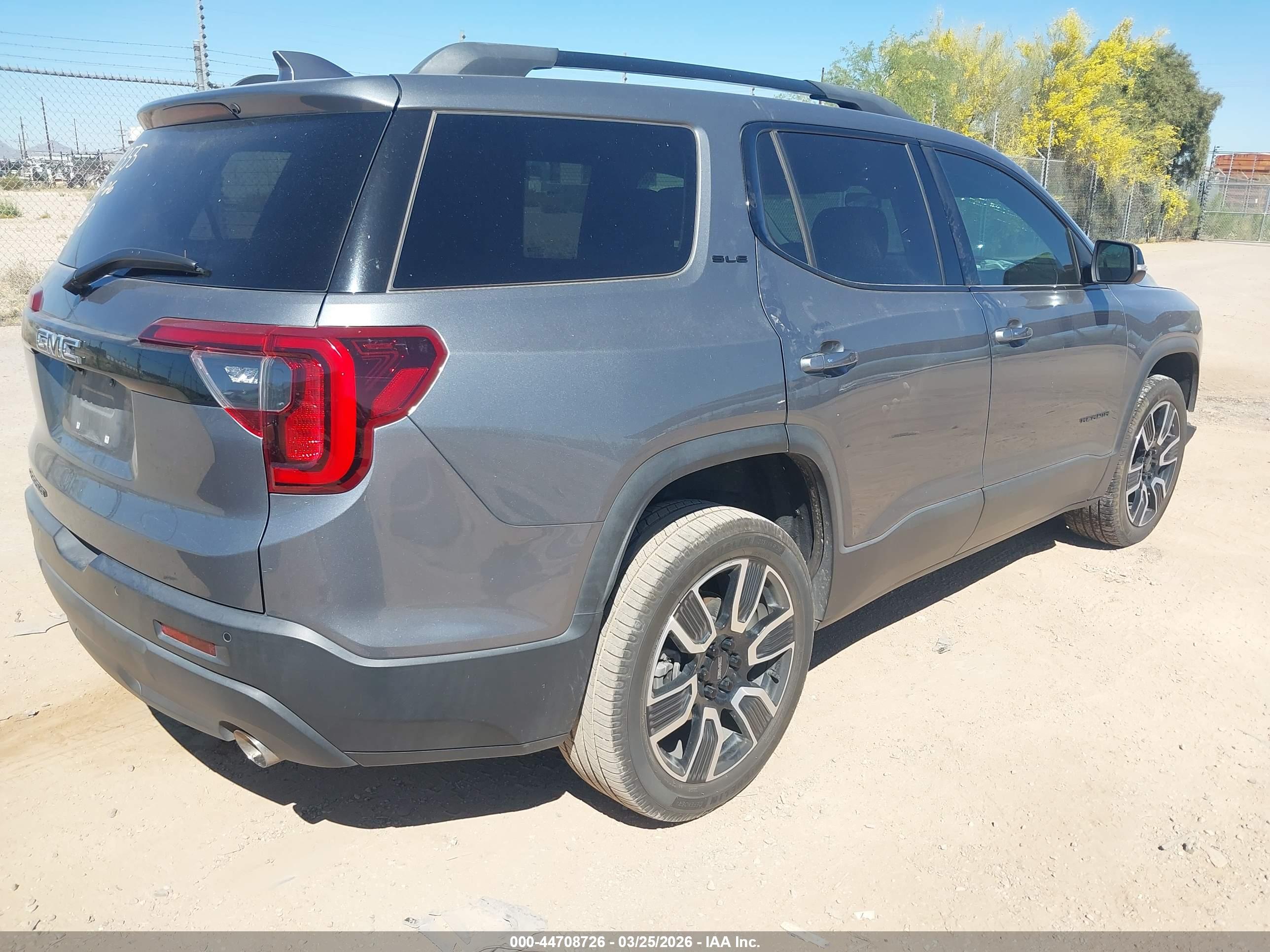 GMC ACADIA image 4