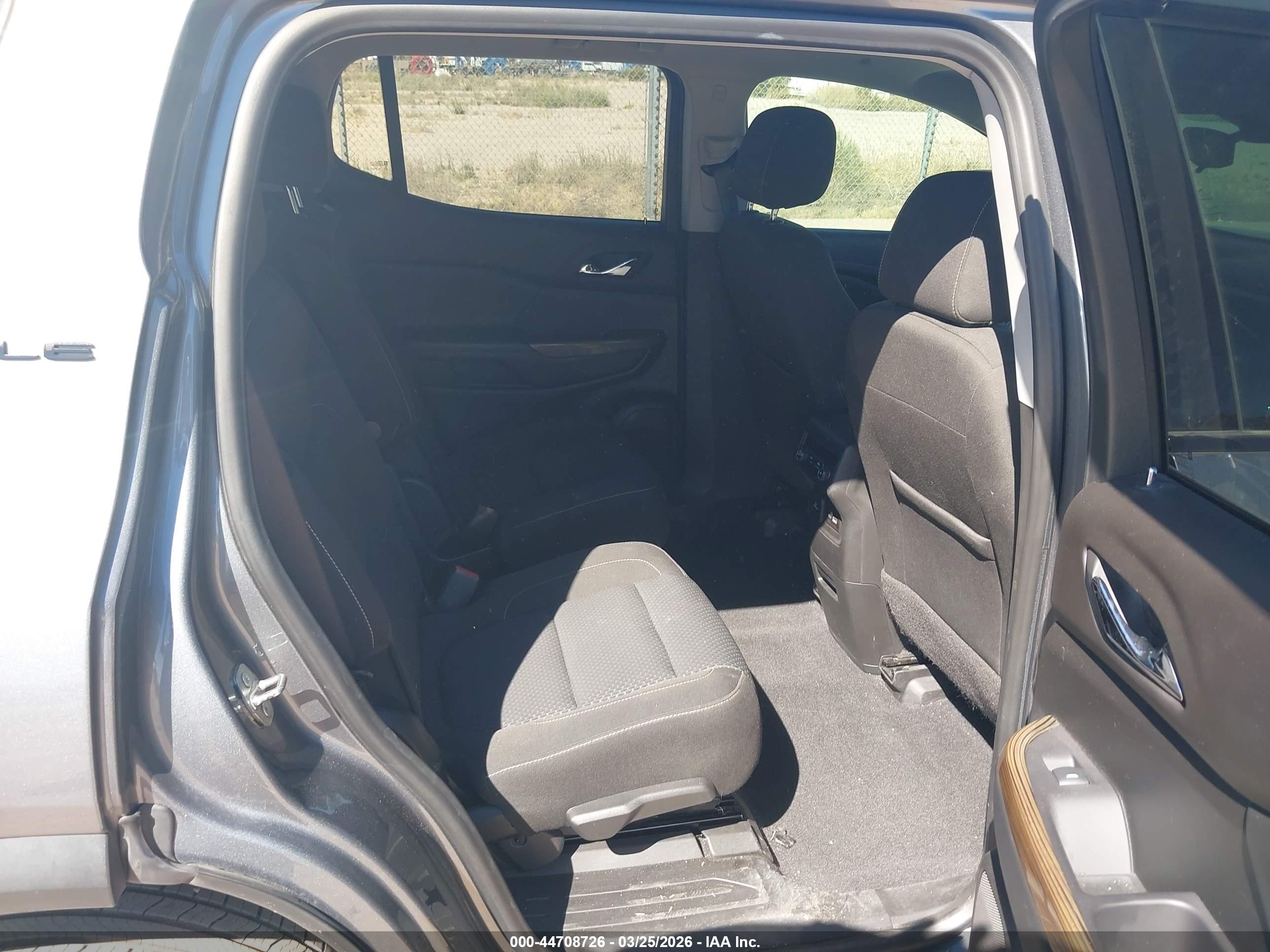 GMC ACADIA image 8
