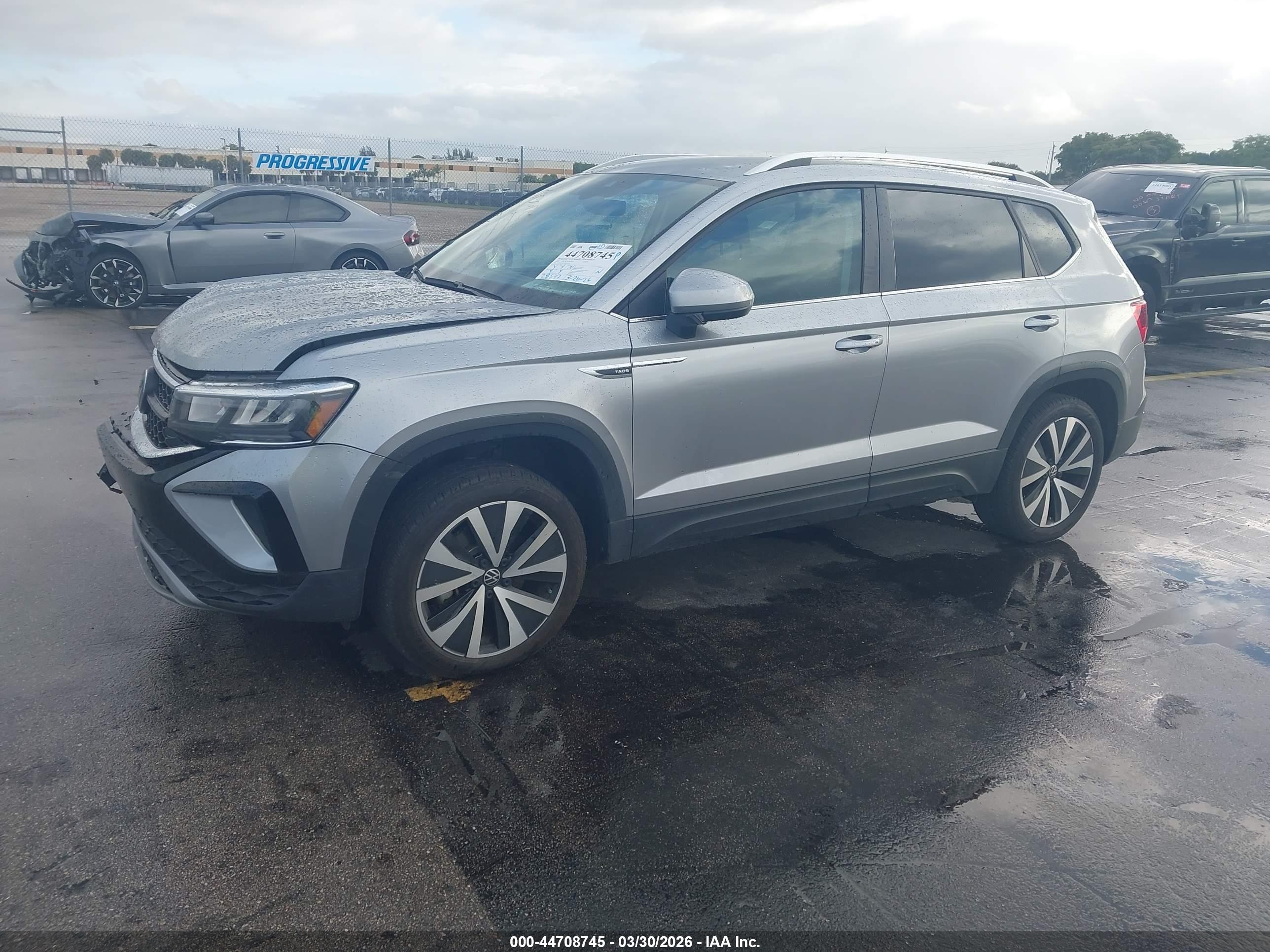 VOLKSWAGEN TAOS image 2