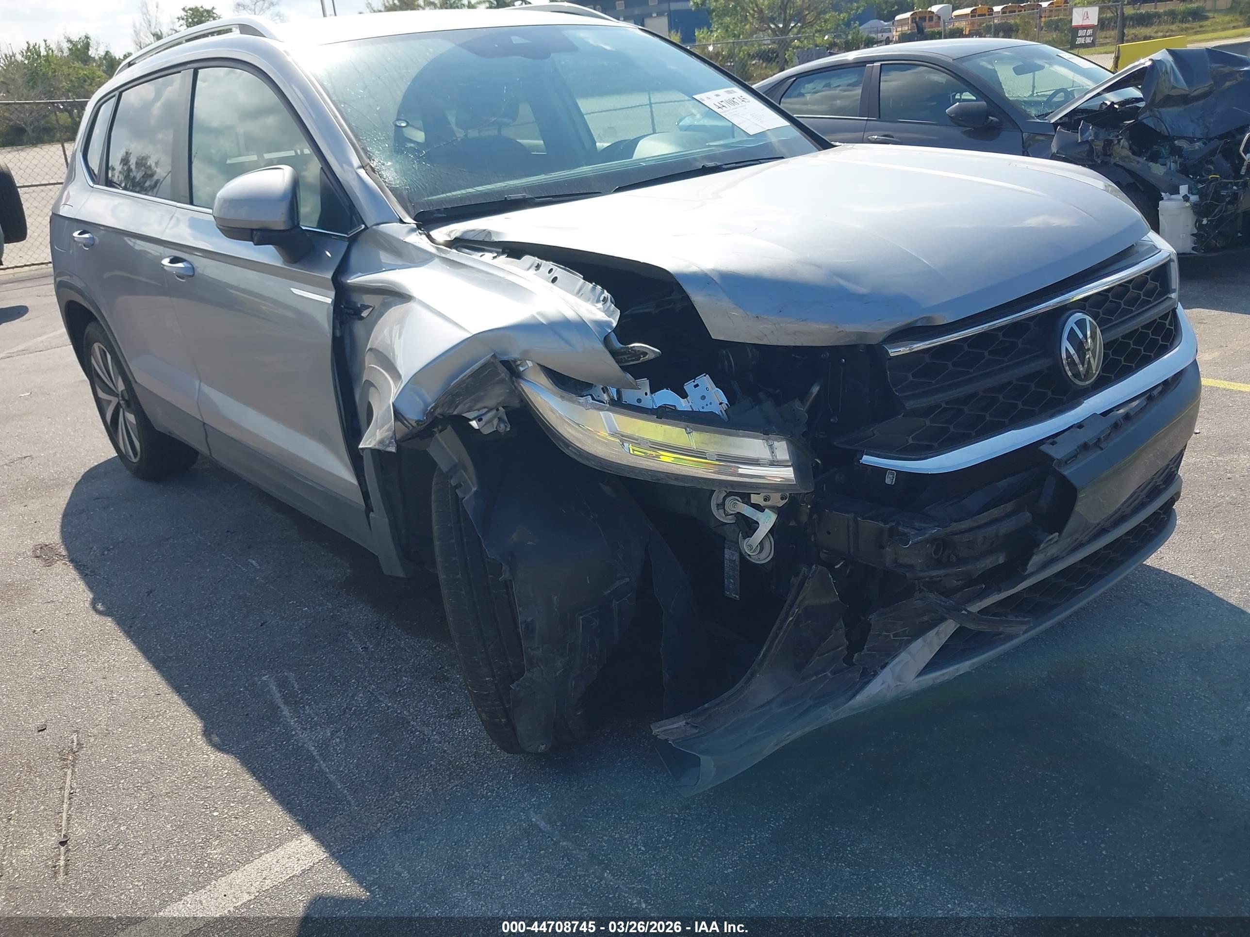 VOLKSWAGEN TAOS image 6