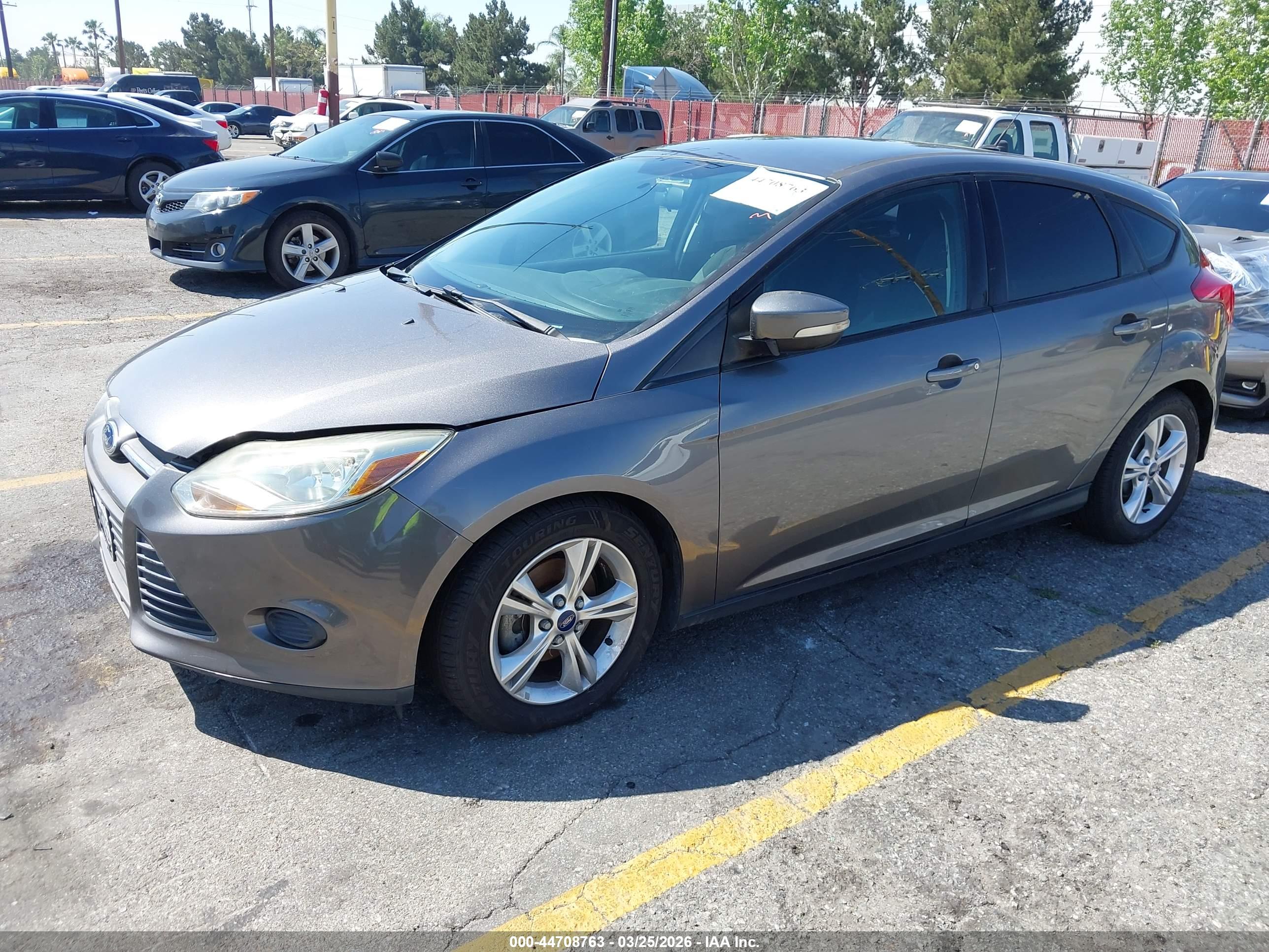 FORD FOCUS image 2