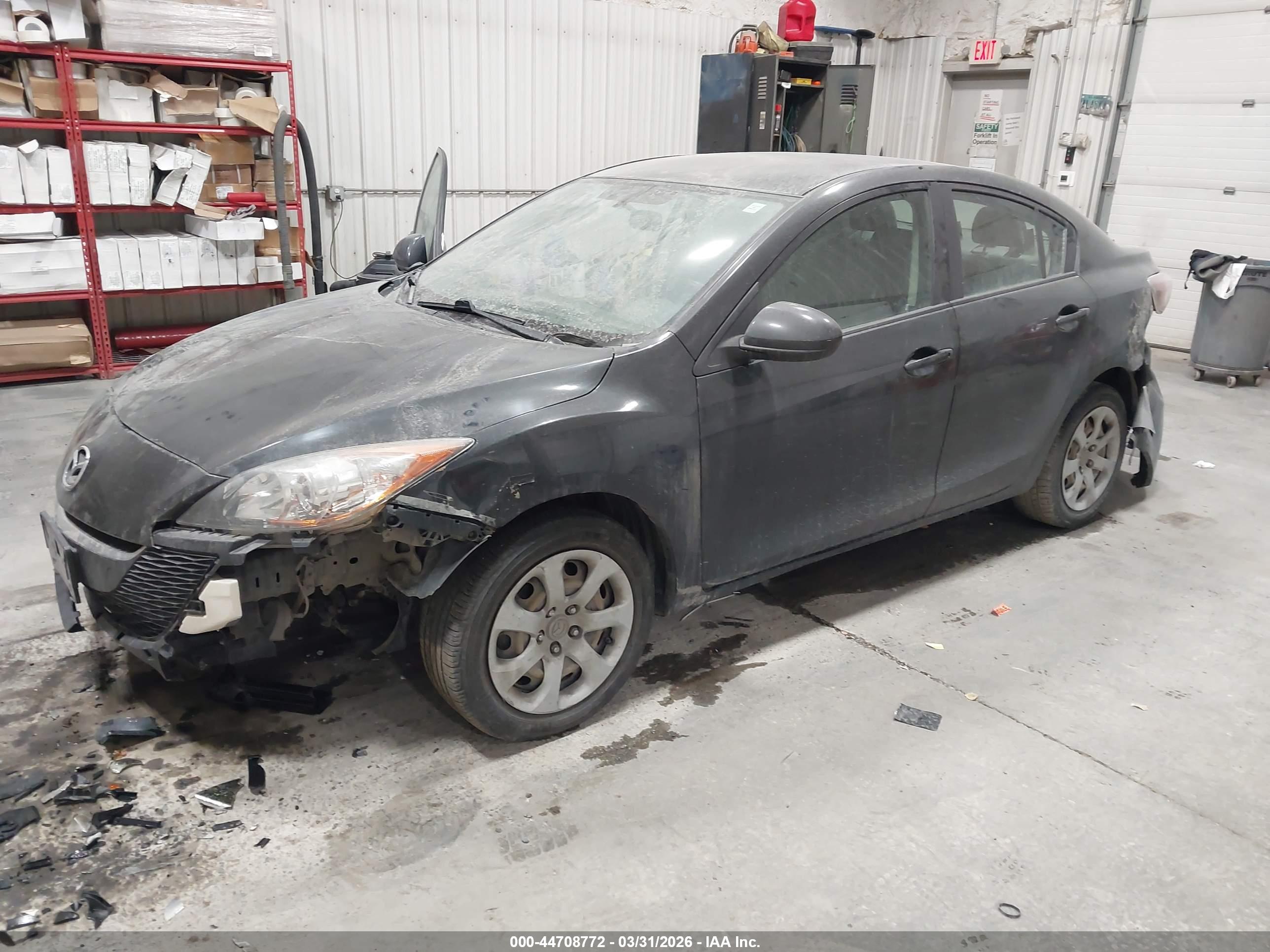MAZDA MAZDA3 image 2