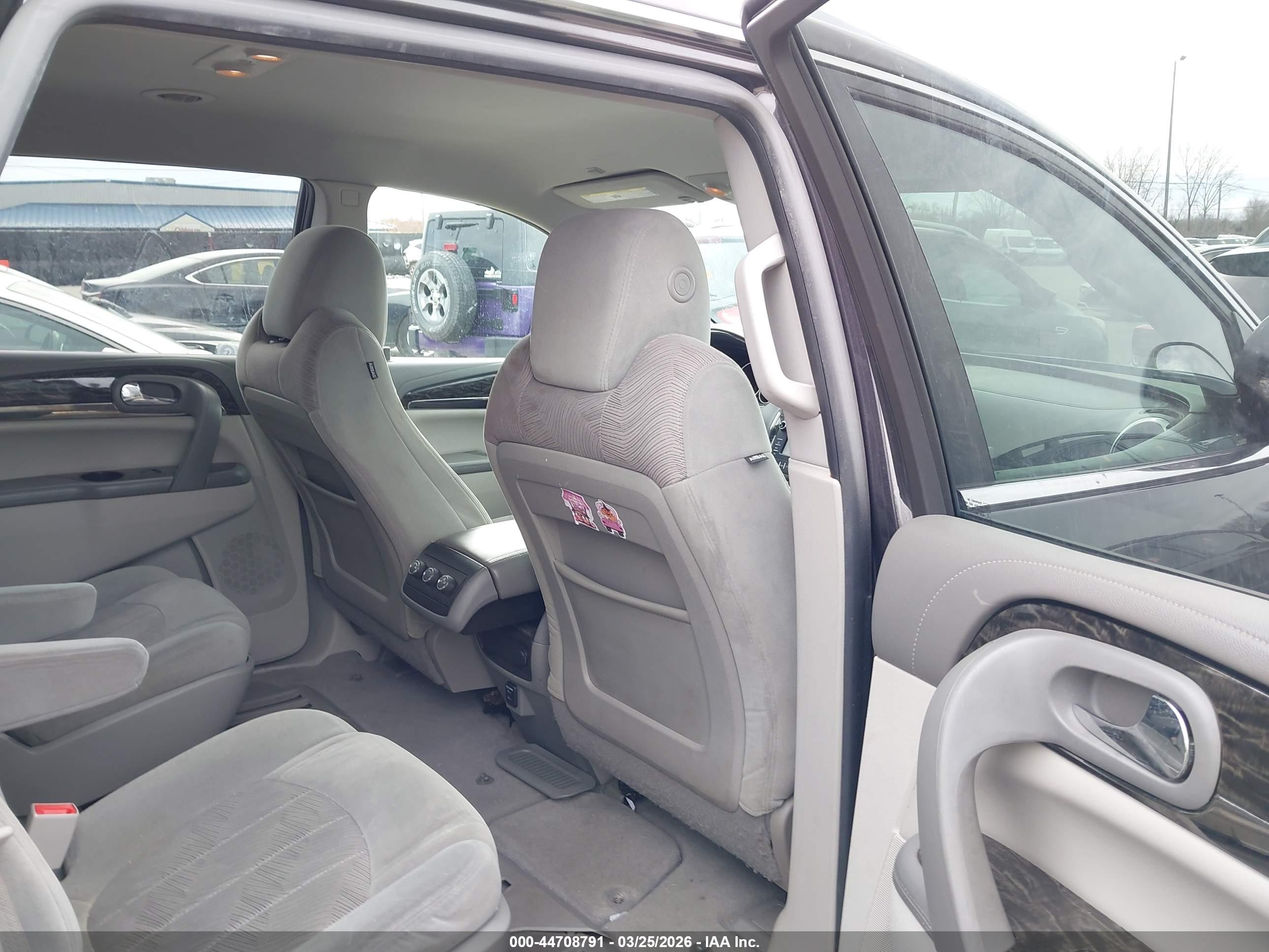 BUICK ENCLAVE image 8