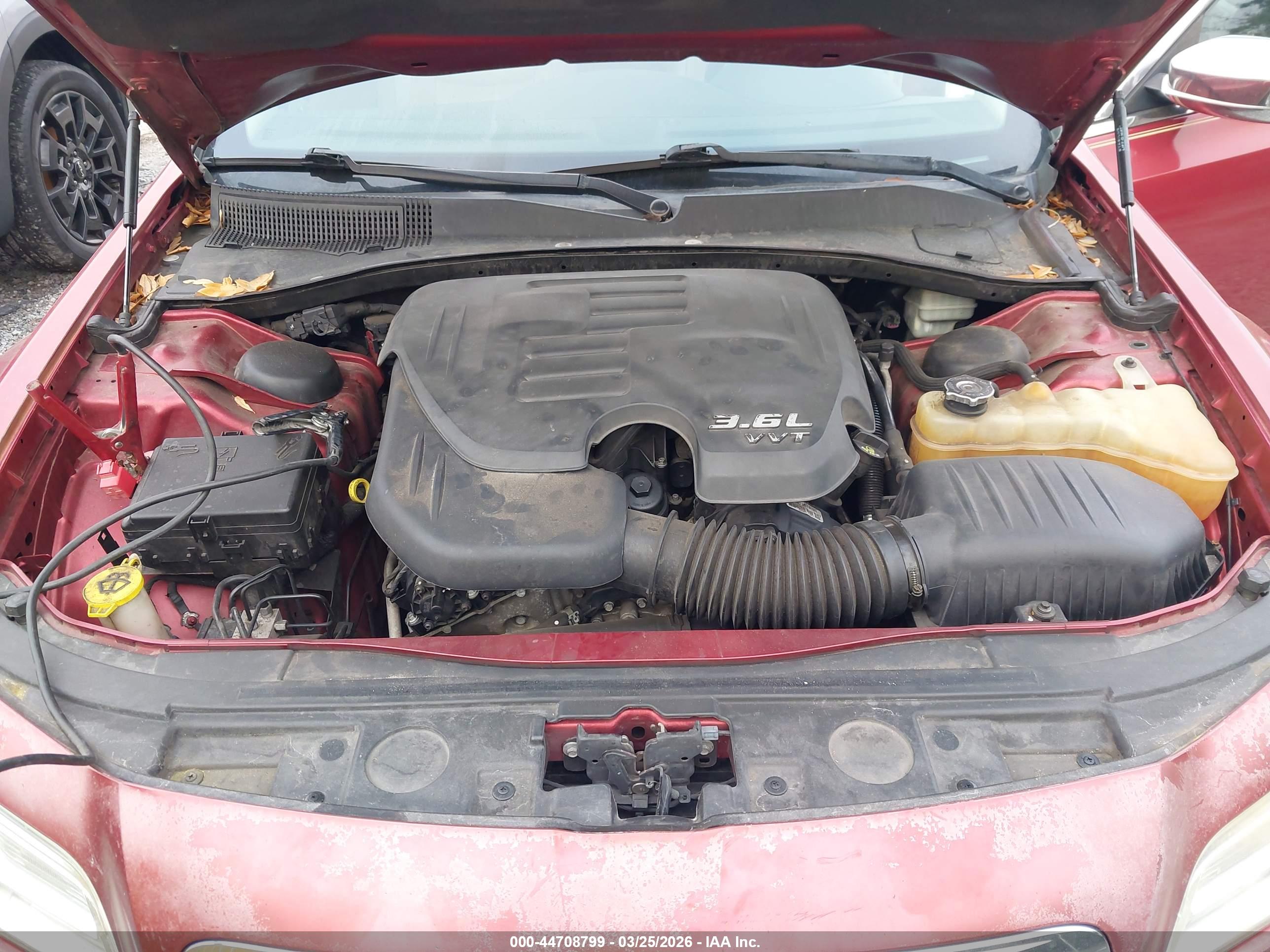 CHRYSLER 300 image 10
