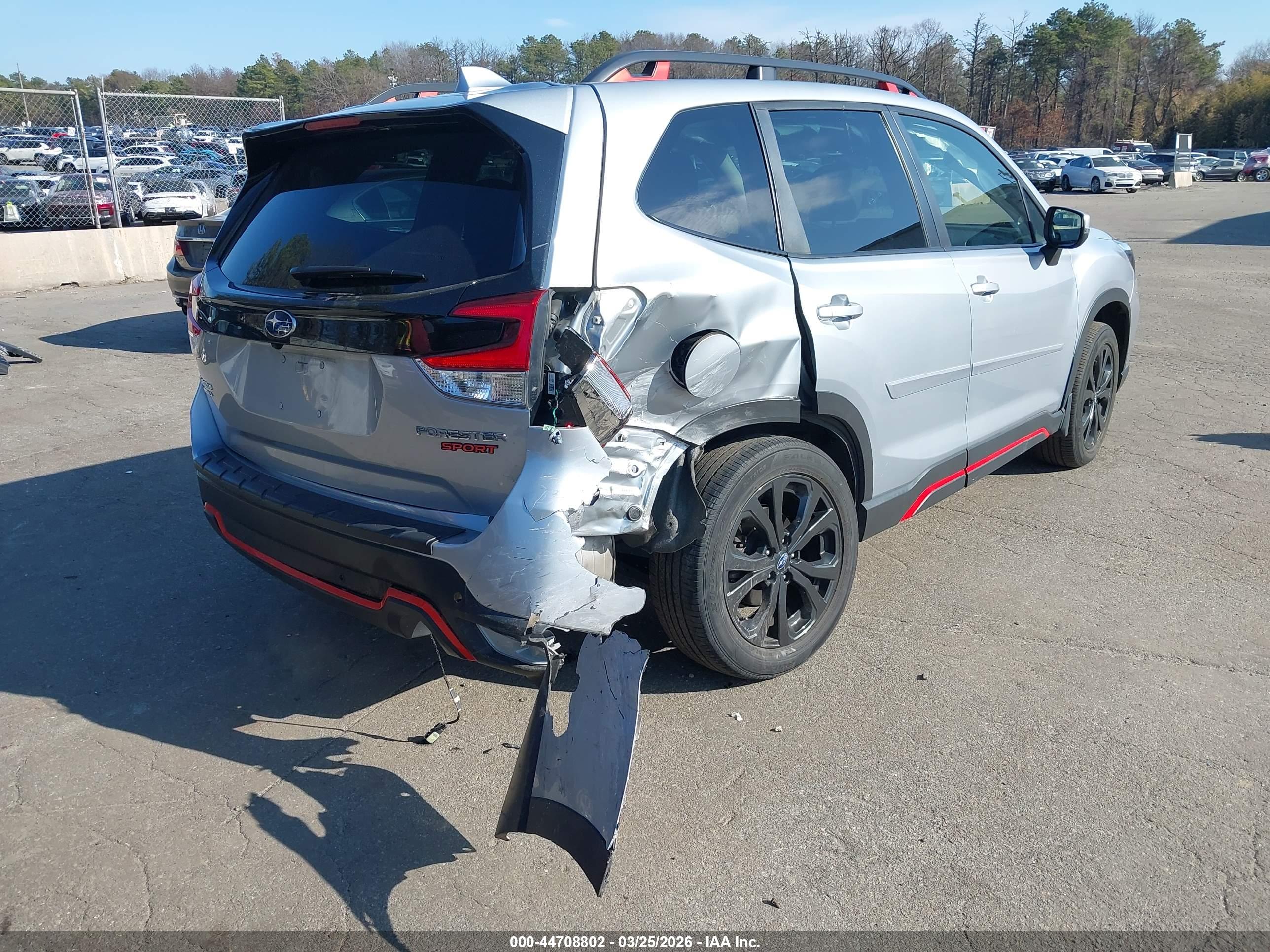 SUBARU FORESTER image 4