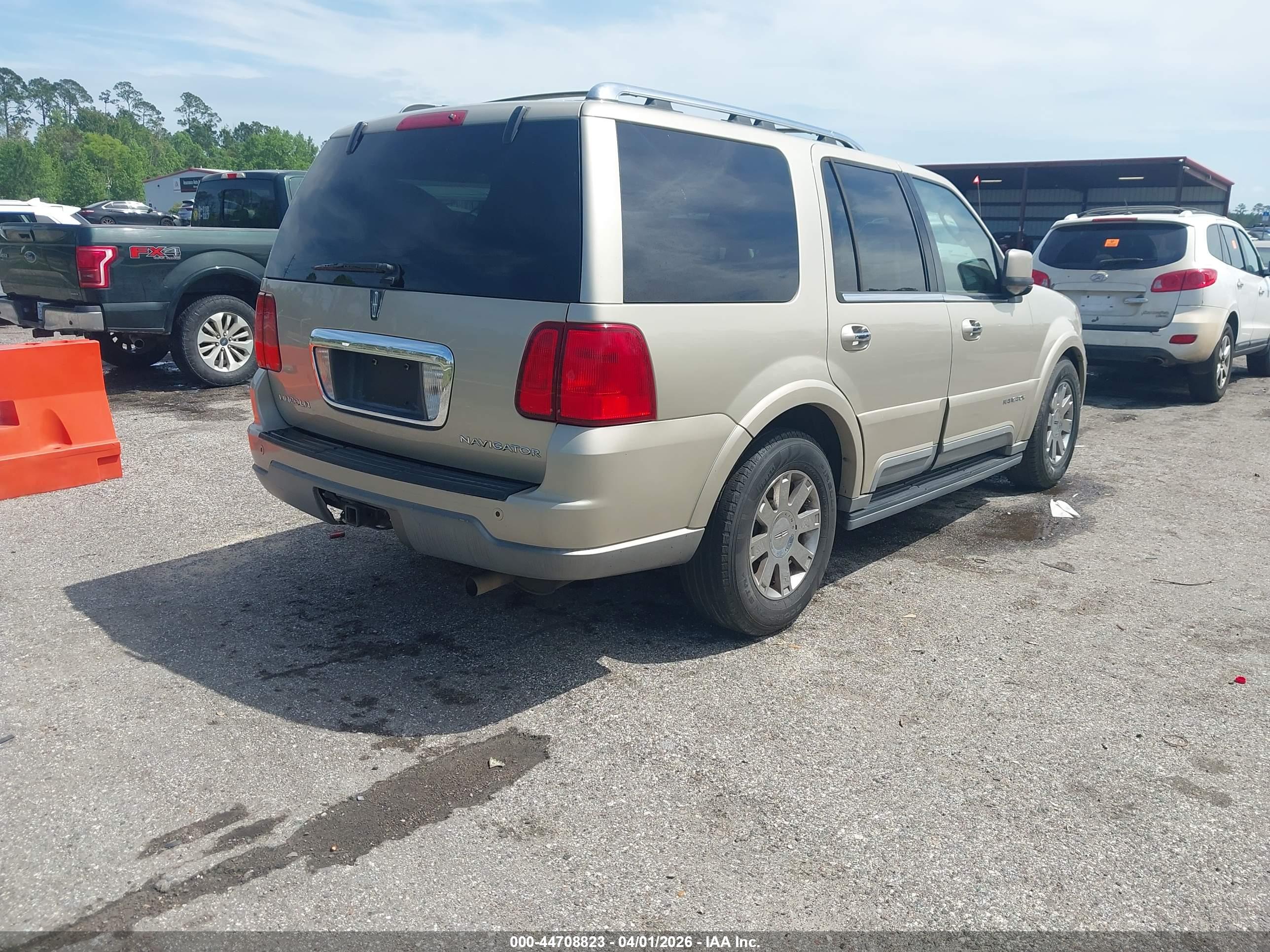 LINCOLN NAVIGATOR image 4