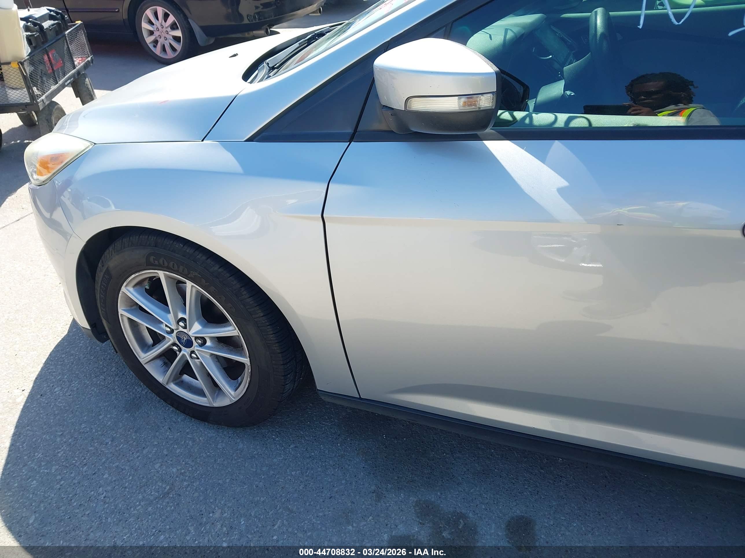 FORD FOCUS image 6