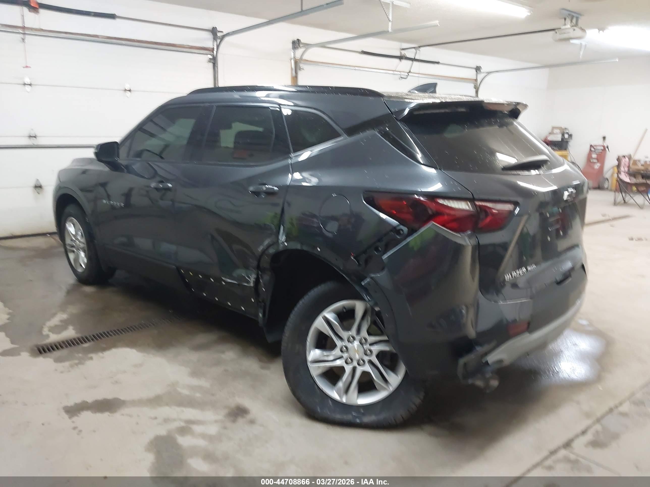 CHEVROLET BLAZER image 3