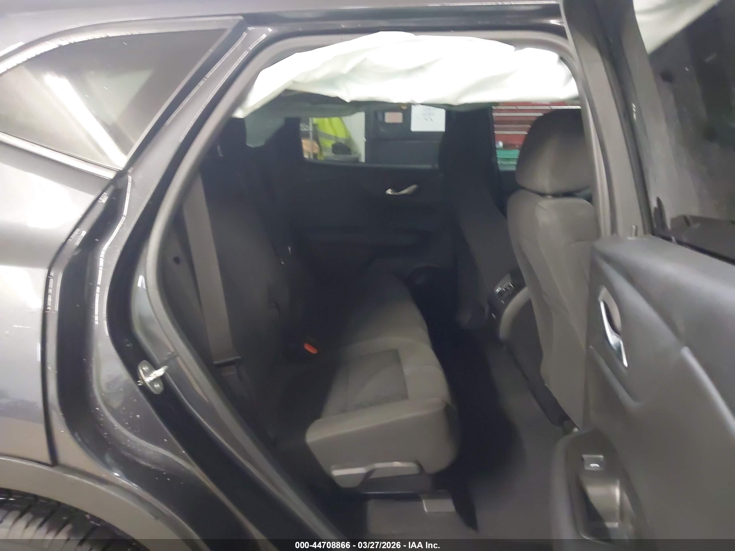 CHEVROLET BLAZER image 8