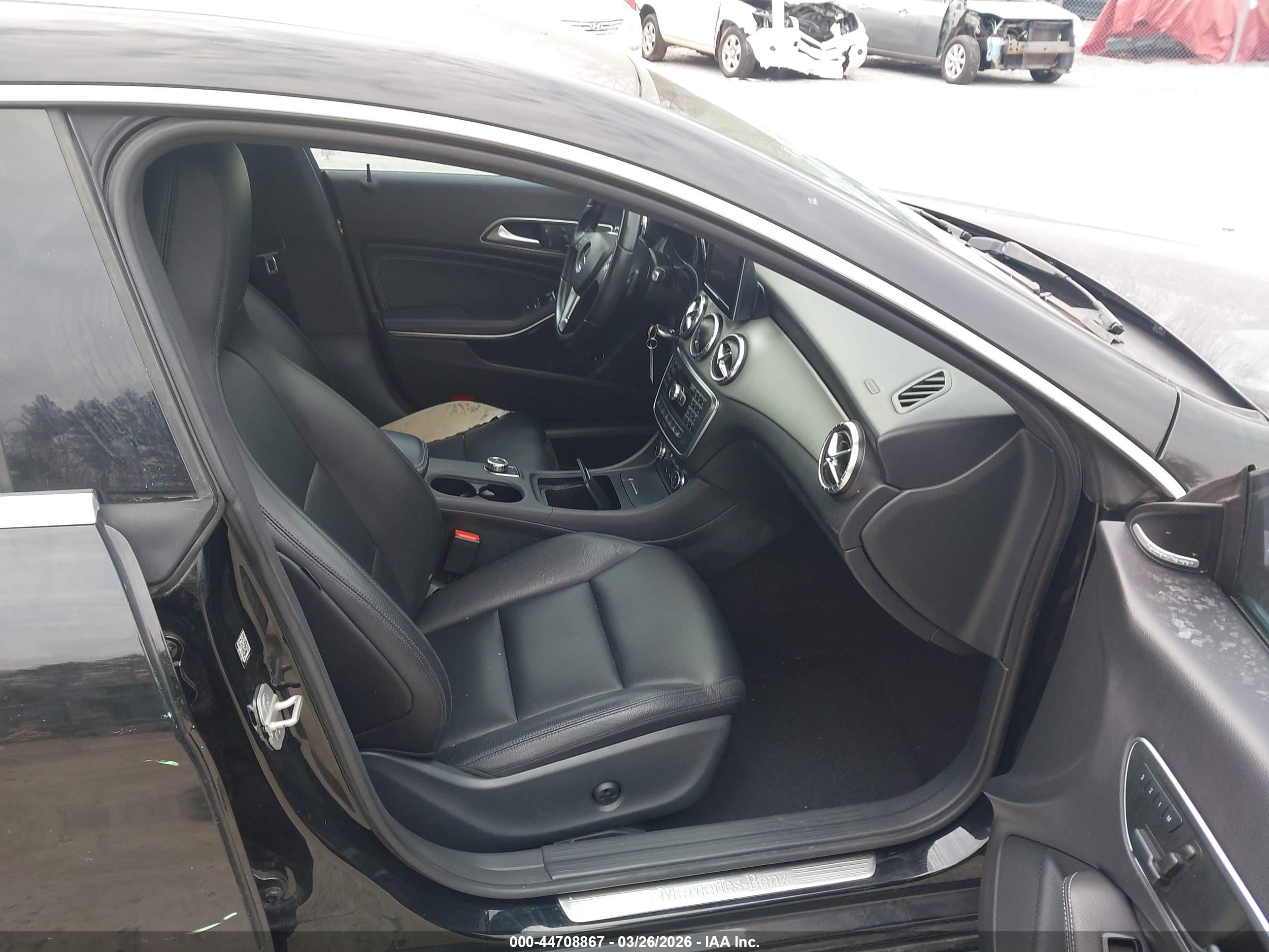 MERCEDES-BENZ CLA image 5