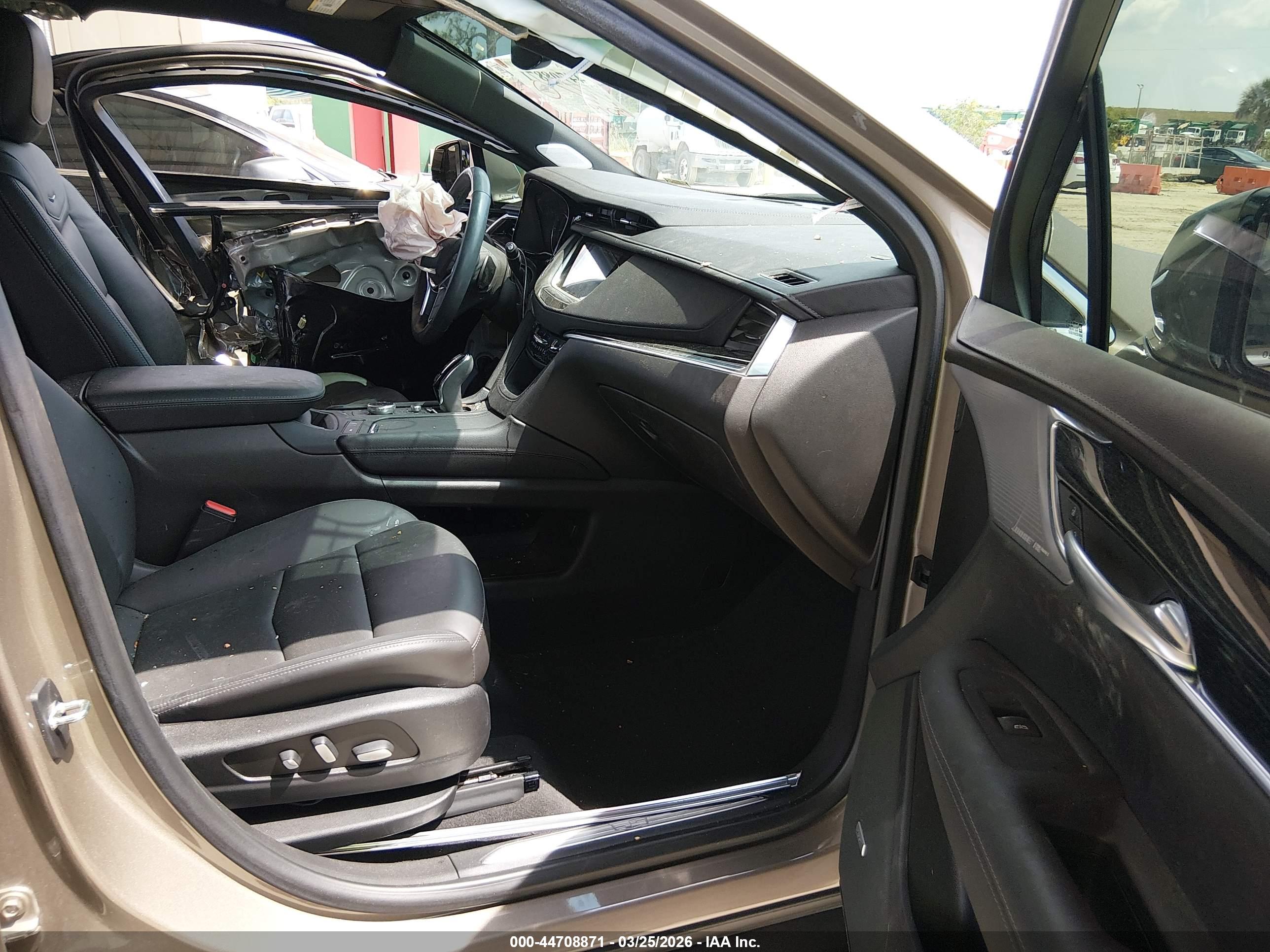 CADILLAC XT5 image 5