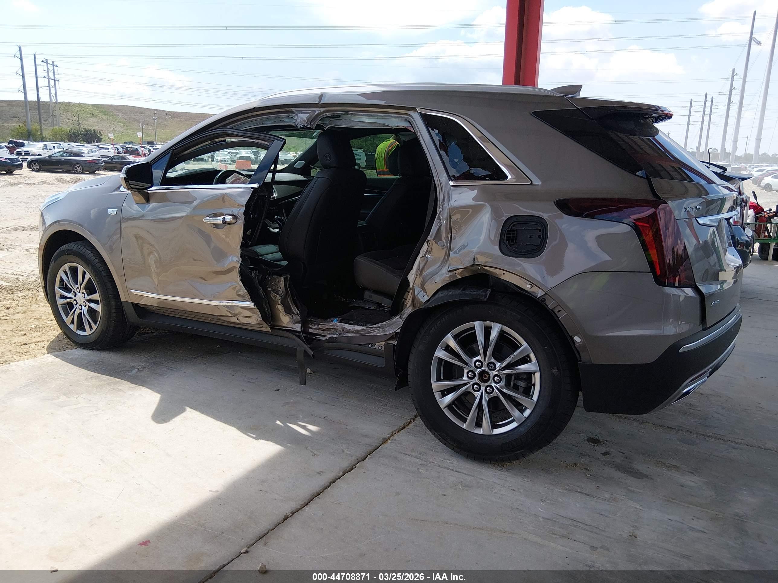 CADILLAC XT5 image 6