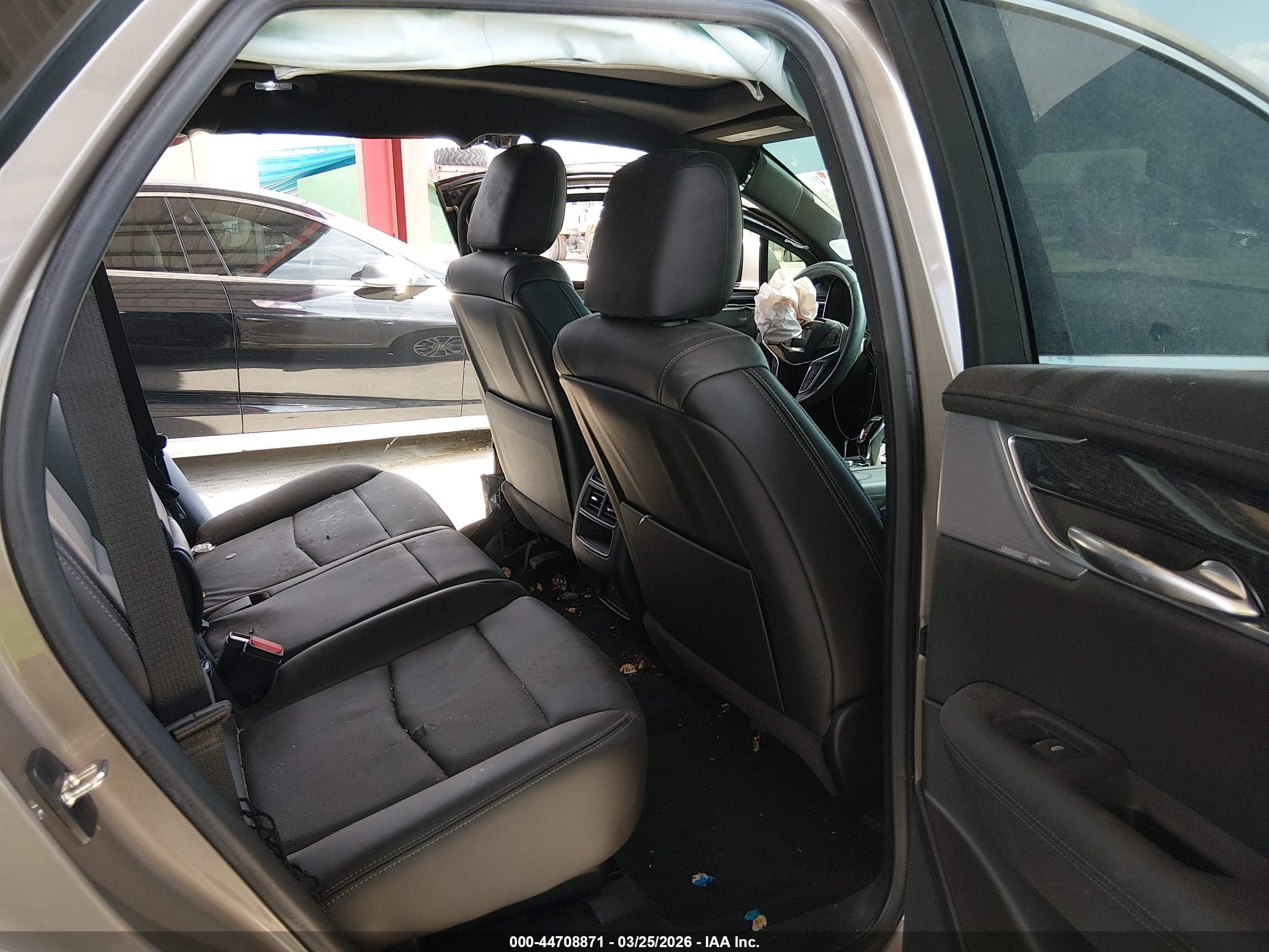 CADILLAC XT5 image 8