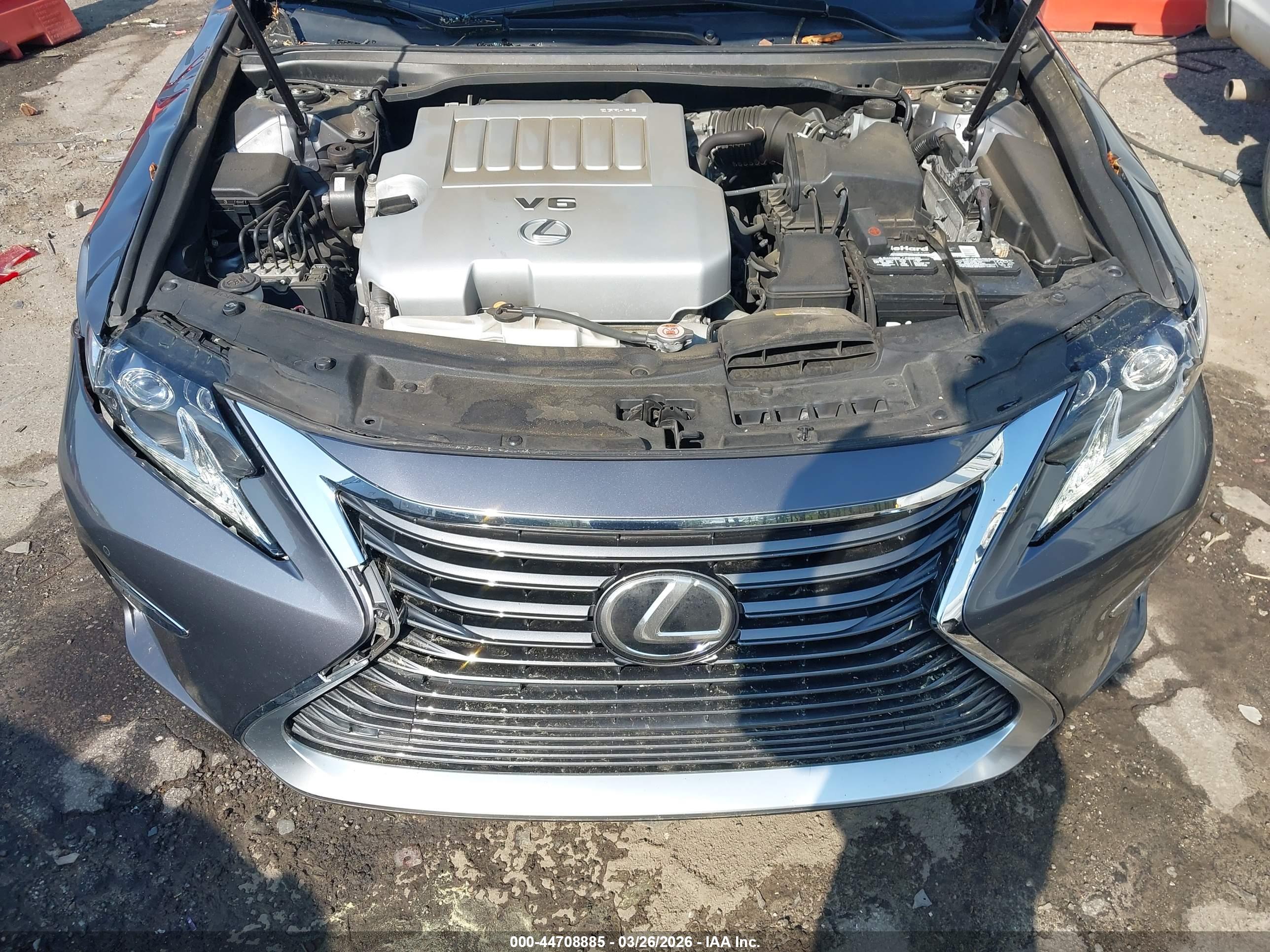 LEXUS ES image 10