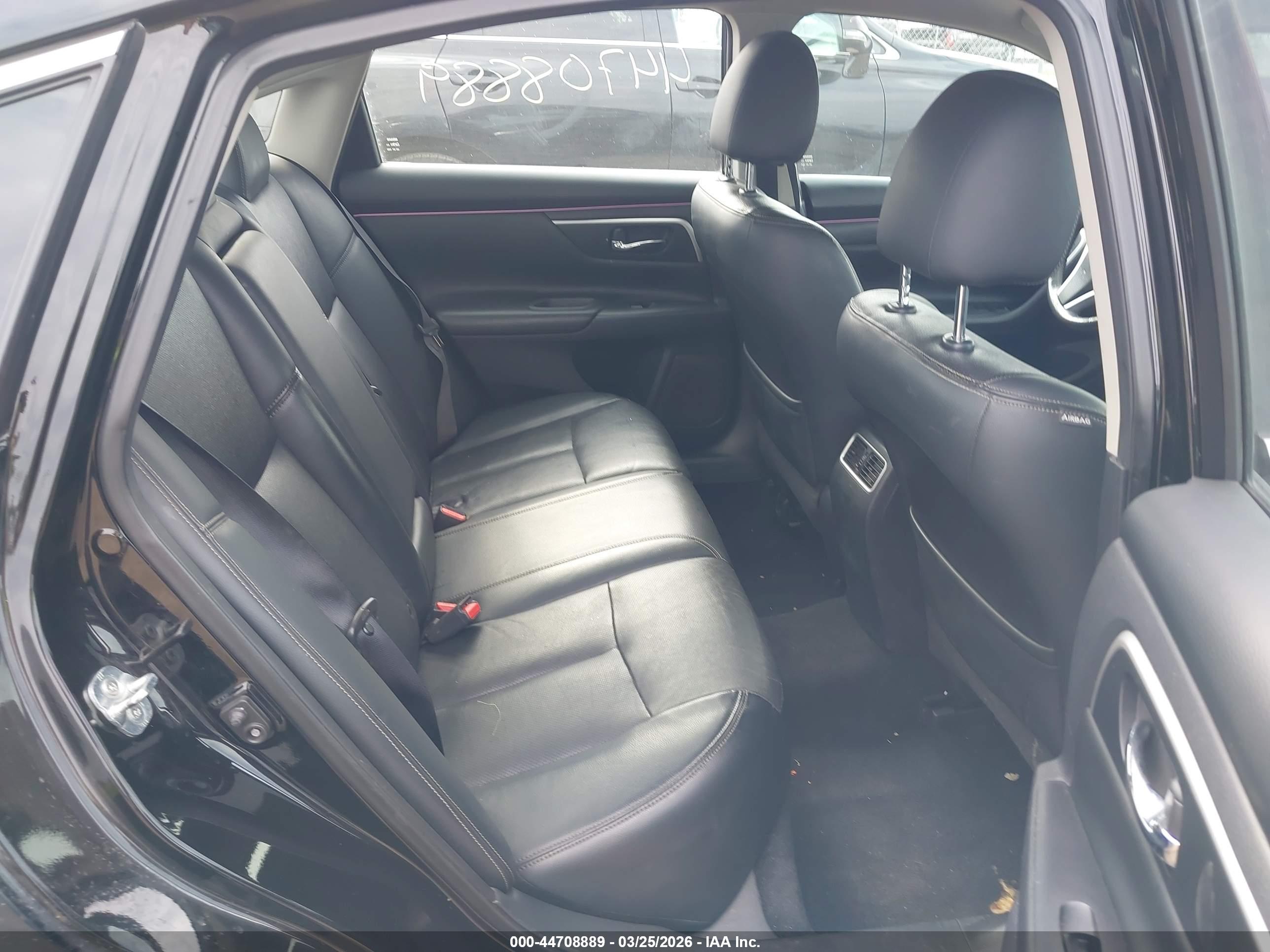 NISSAN ALTIMA image 8