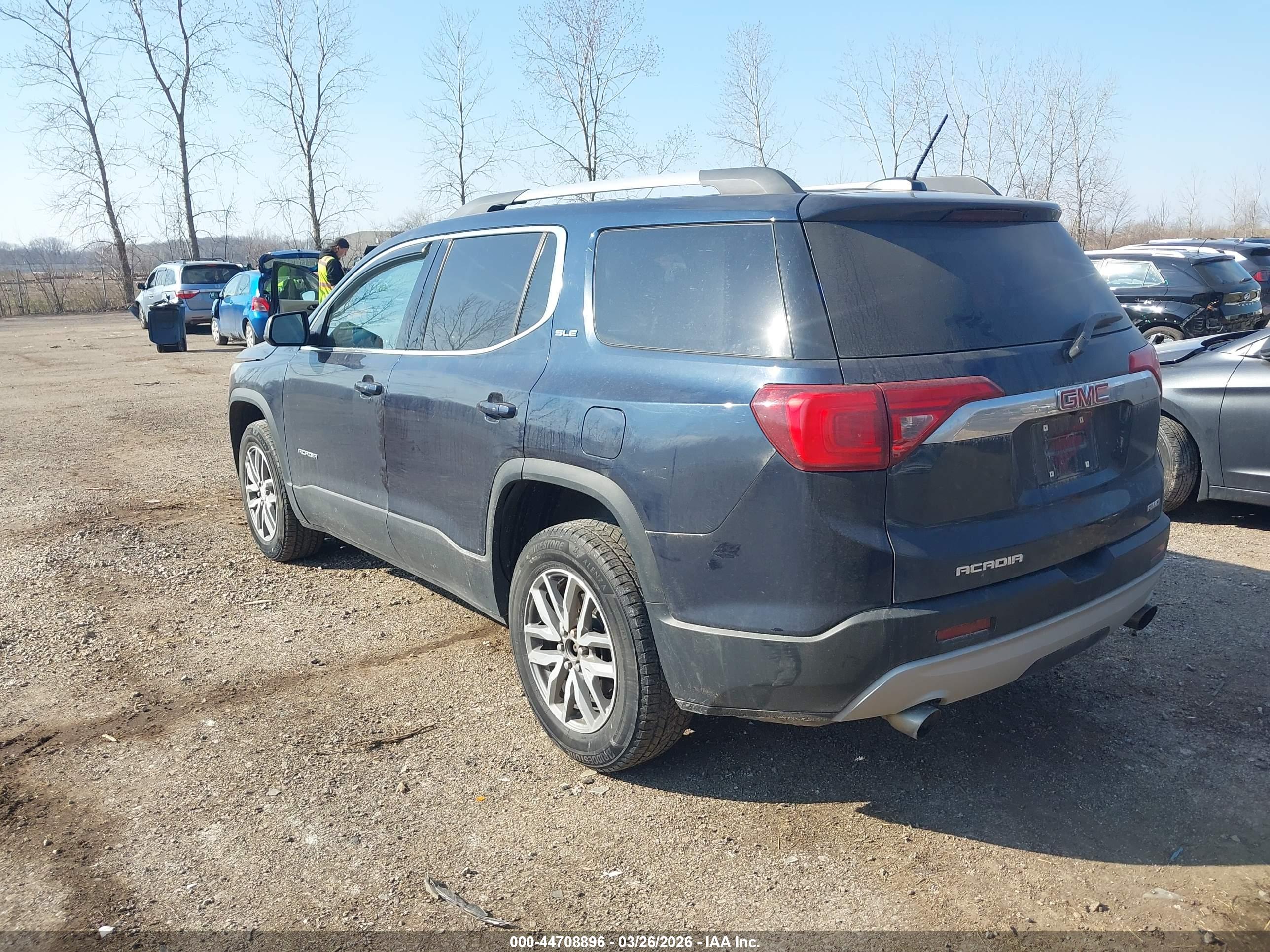 GMC ACADIA image 3