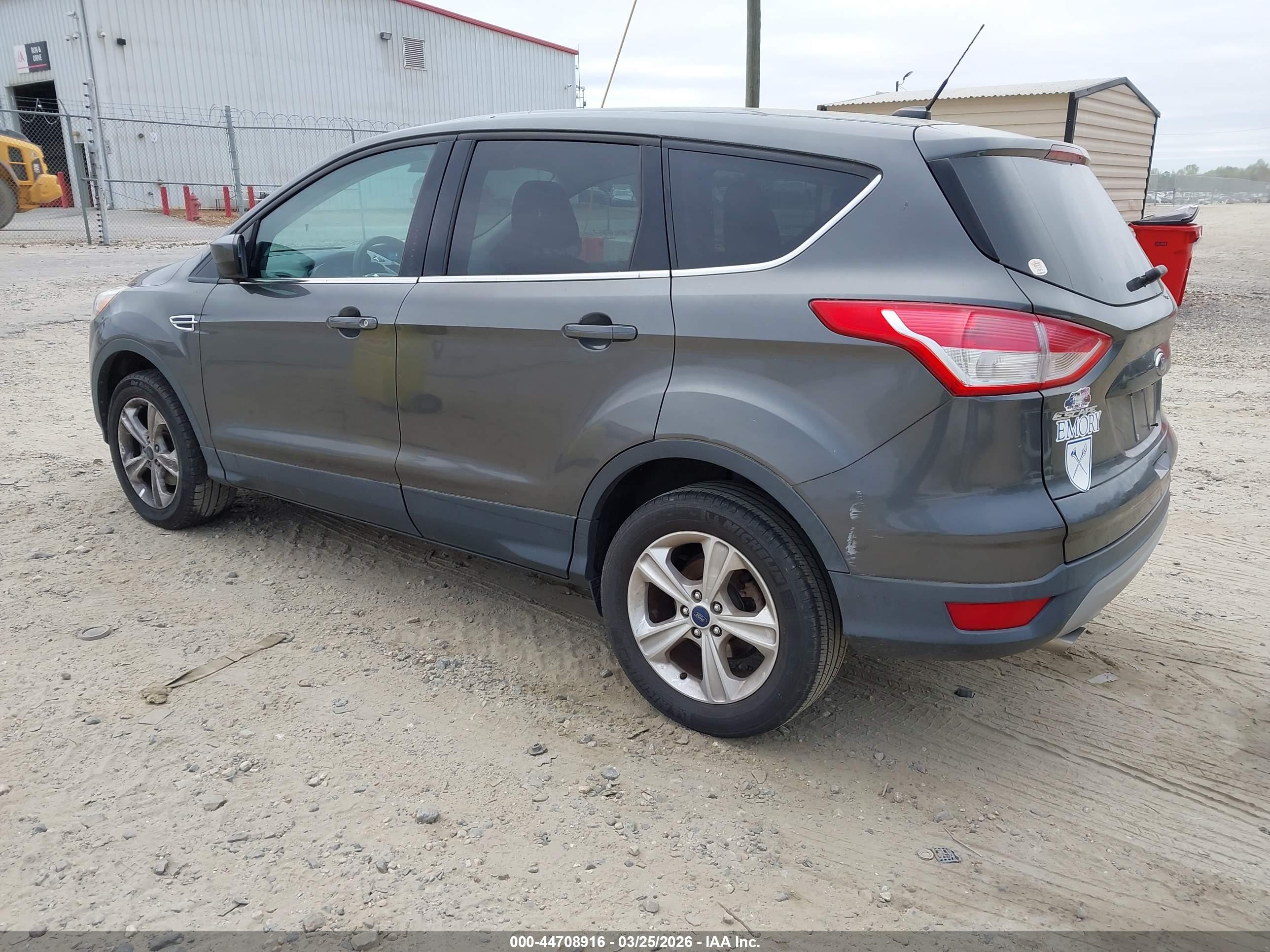 FORD ESCAPE image 3