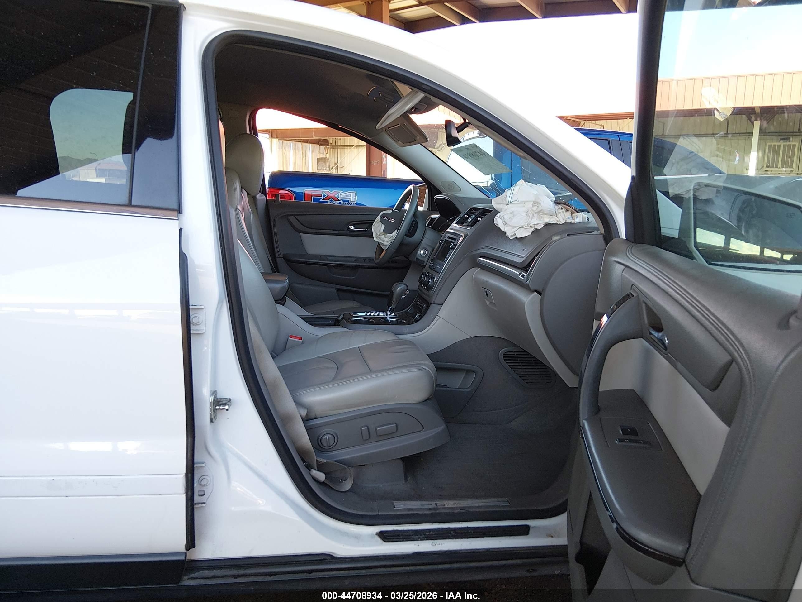 GMC ACADIA image 5