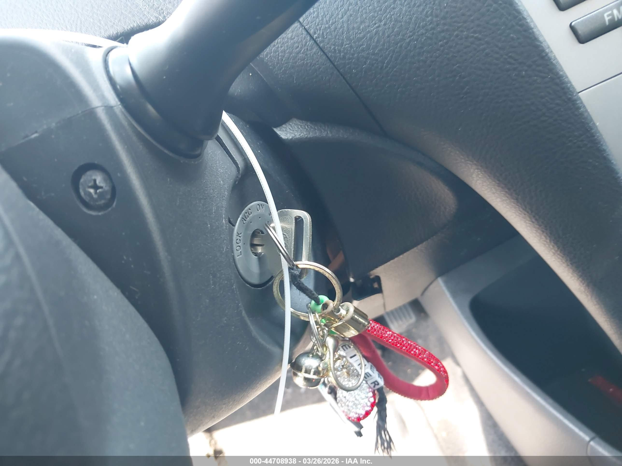 TOYOTA YARIS image 11