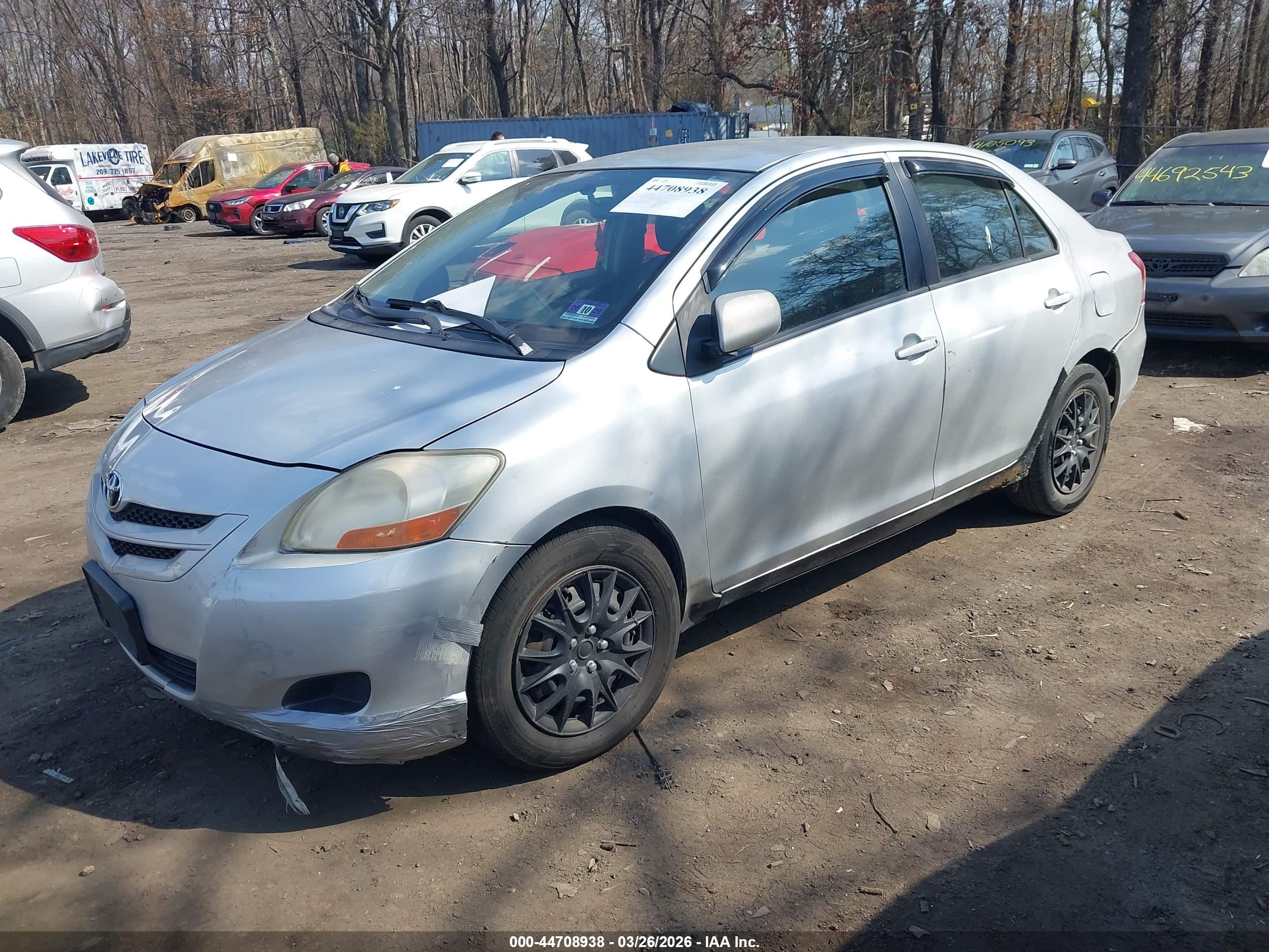 TOYOTA YARIS image 2