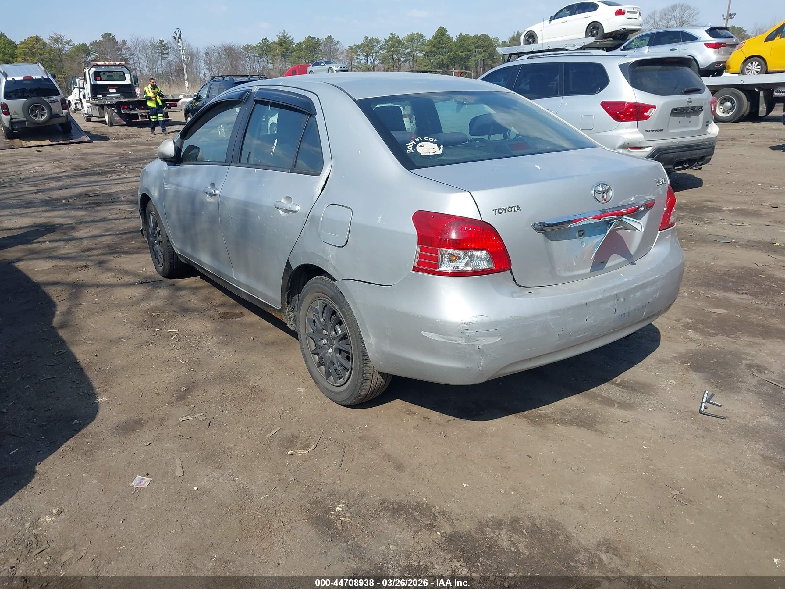 TOYOTA YARIS image 3