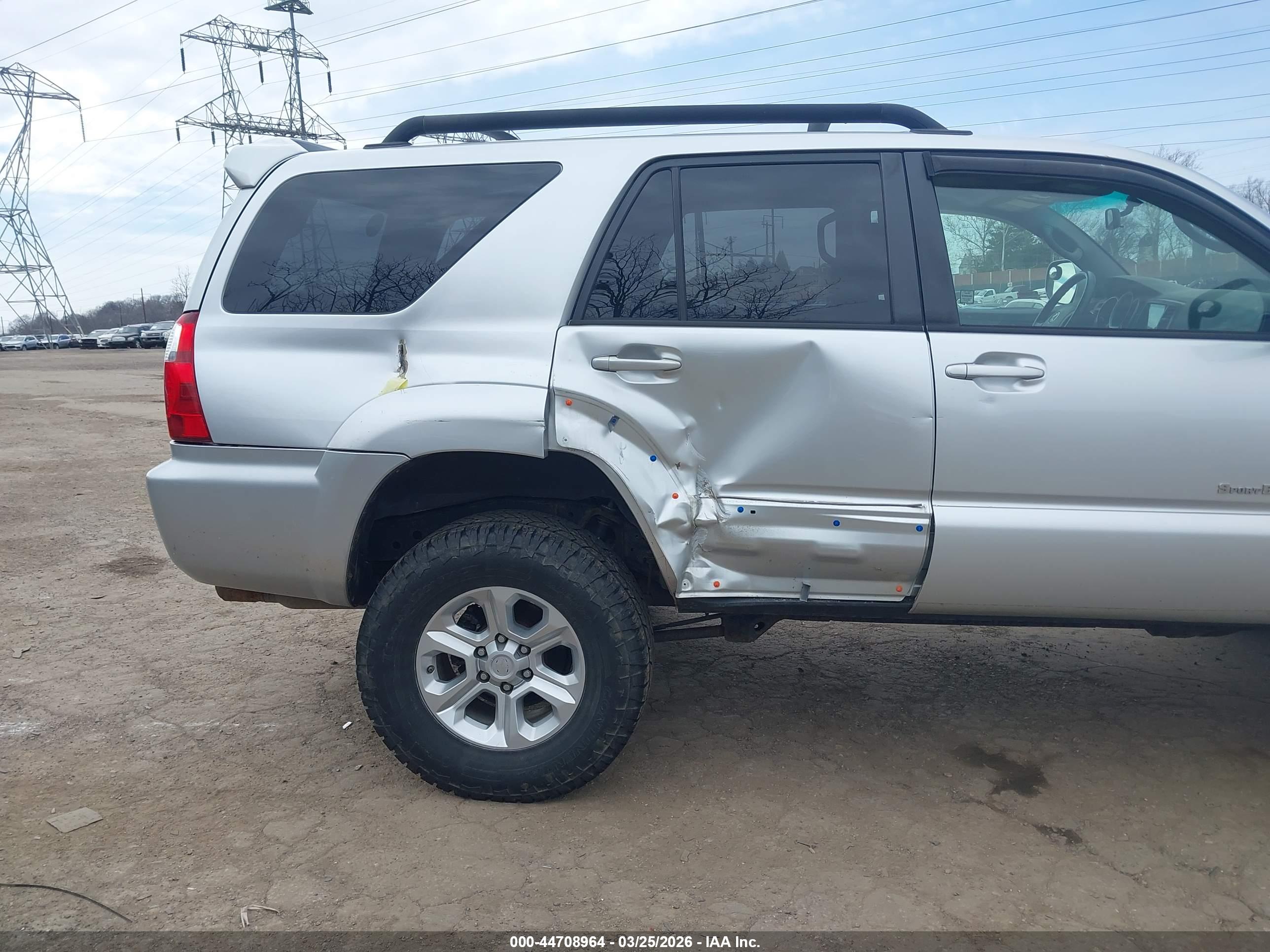 TOYOTA 4RUNNER image 6