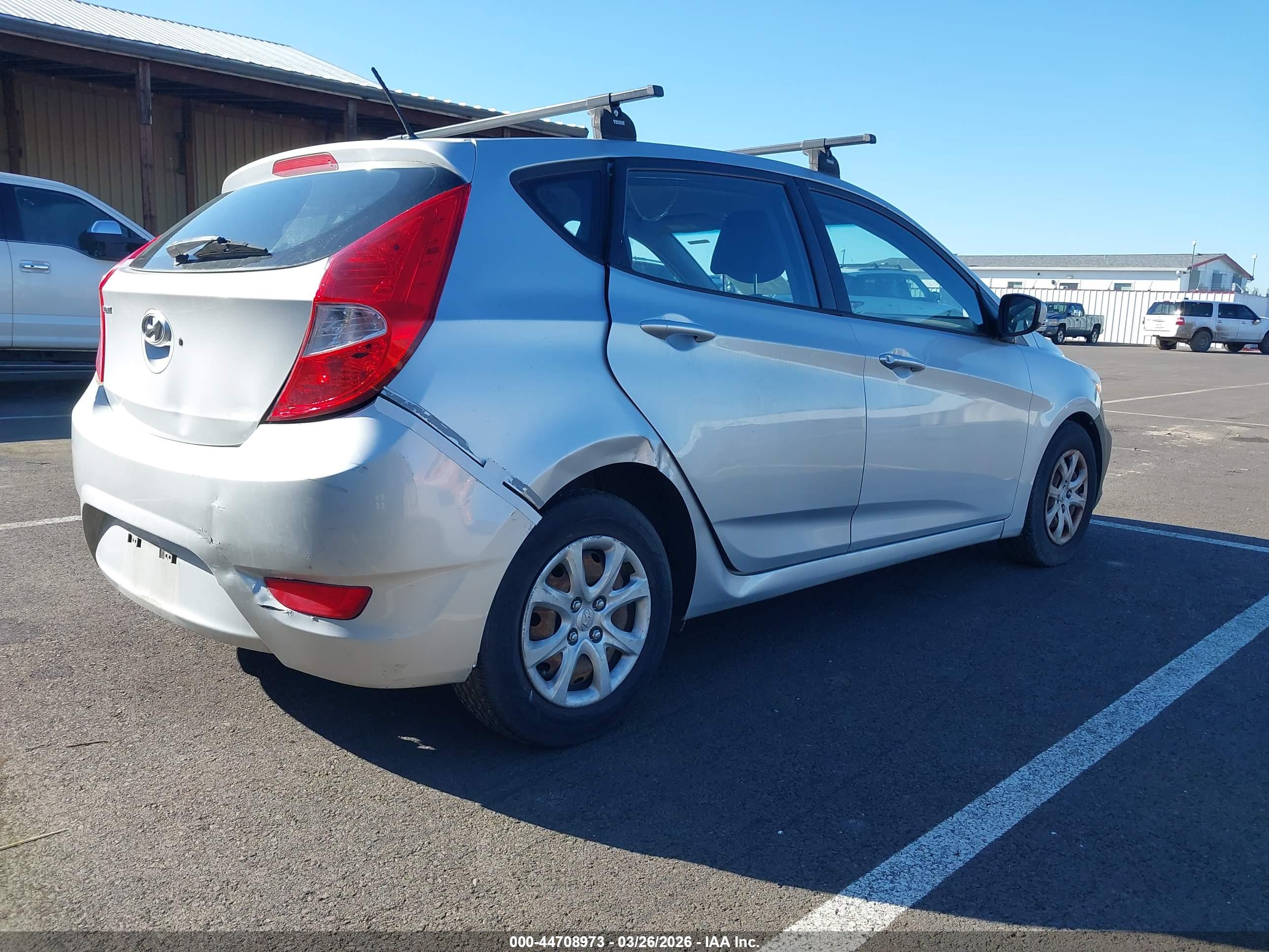 HYUNDAI ACCENT image 4