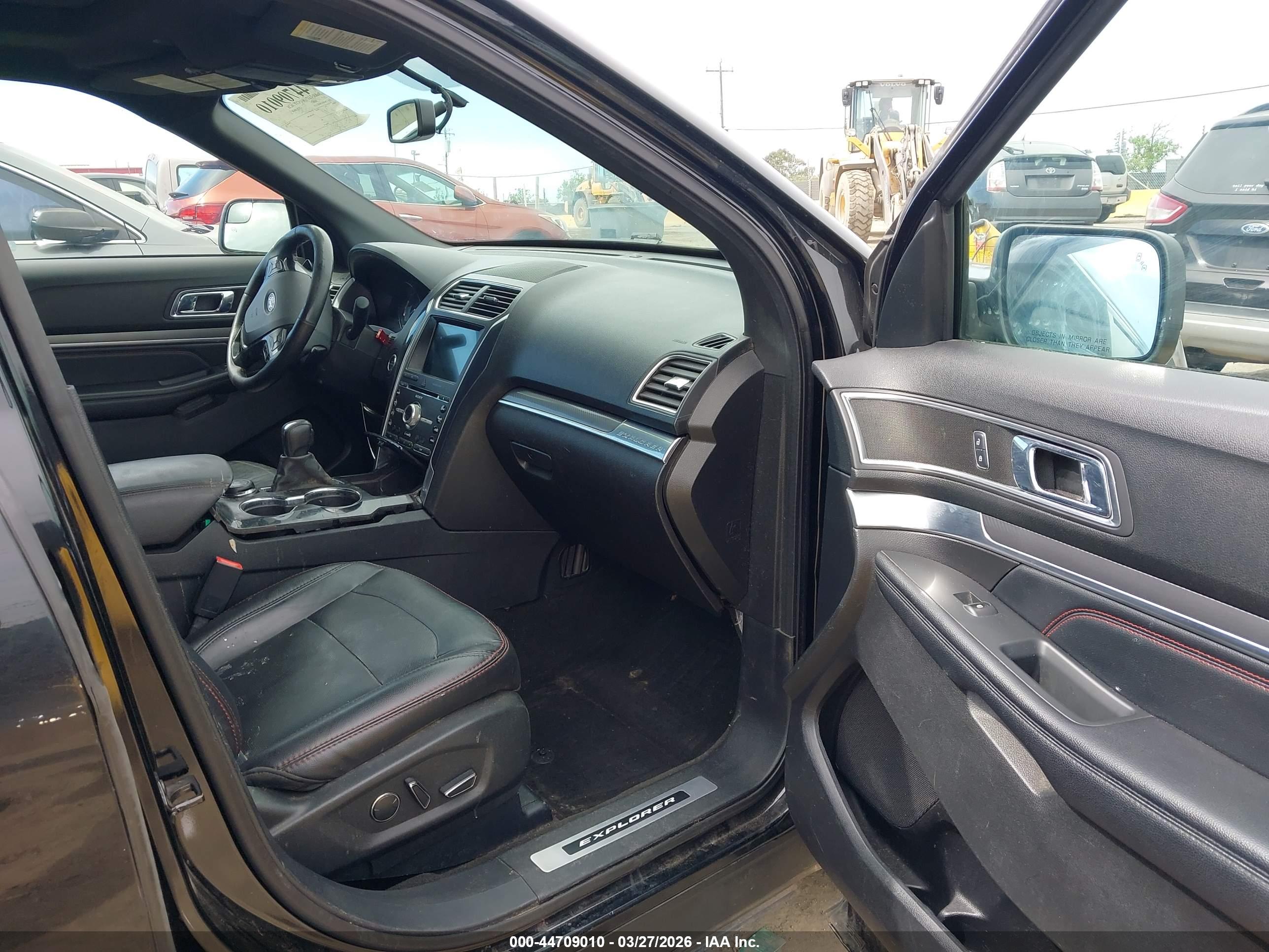 FORD EXPLORER image 5